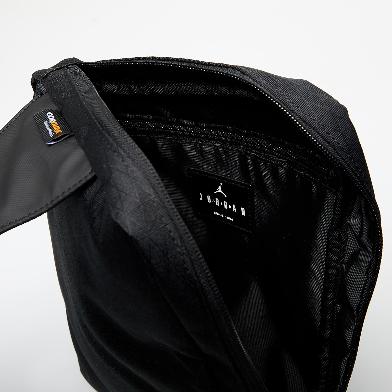 Válltáskák Jordan Jam Collectors Crossbody Bag Black