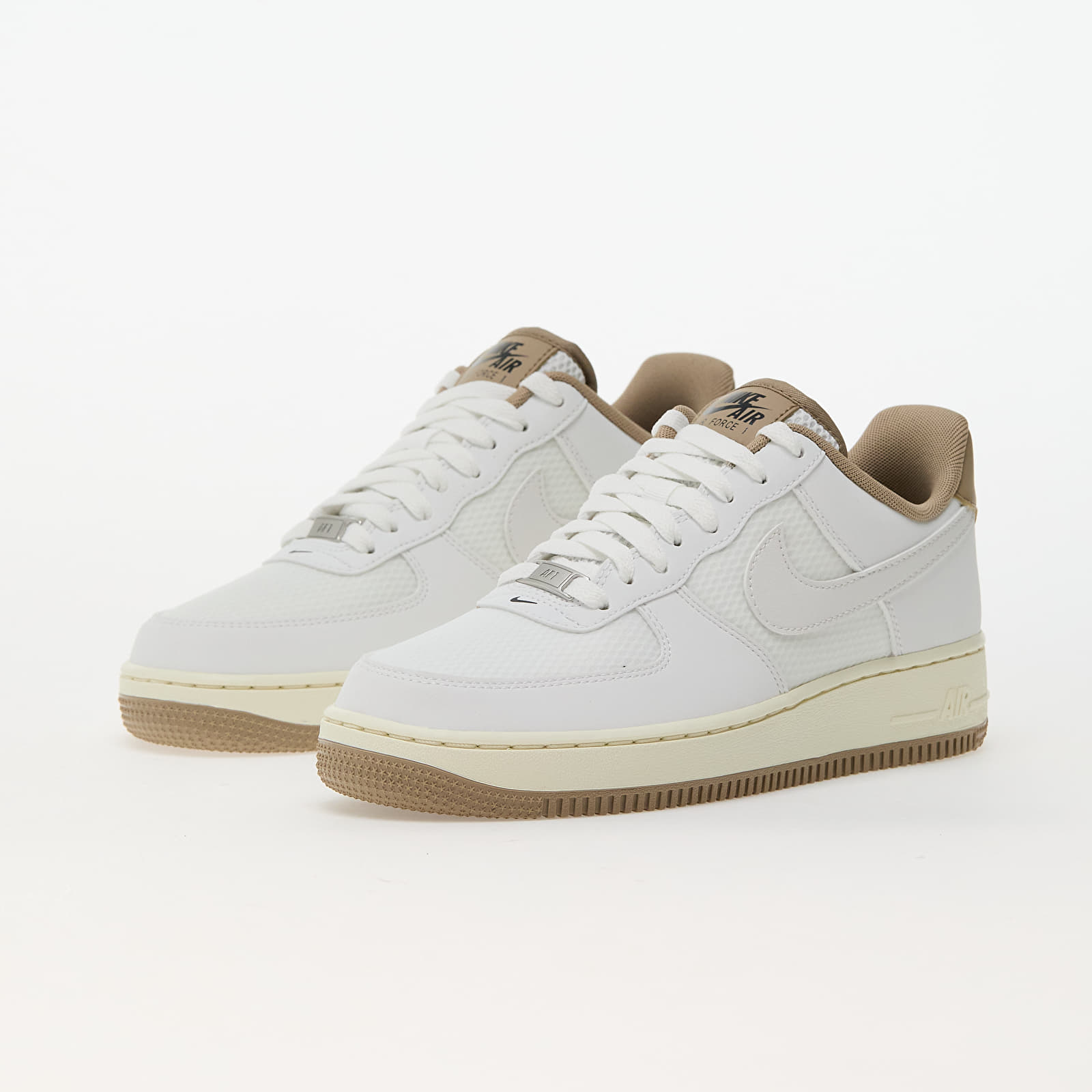 Miesten lenkkarit ja kengät Nike Air Force 1 '07 Lv8 Summit White/ Summit White-Khaki