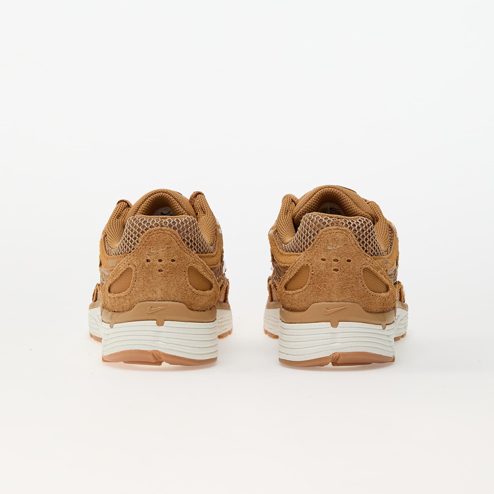 Meeste tossud ja kingad Nike P-6000 Se Flax/ Flax-Metallic Gold-Sail