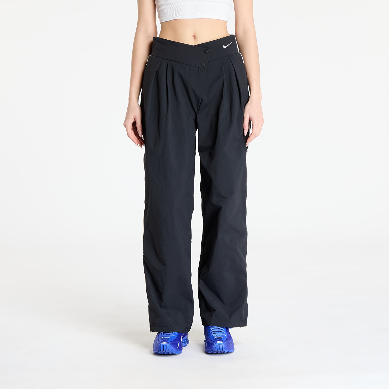 Najlonske hlače Nike Sportswear Collection Women's Asymmetric Waist Trousers Black/ Lt Iron Ore/ White