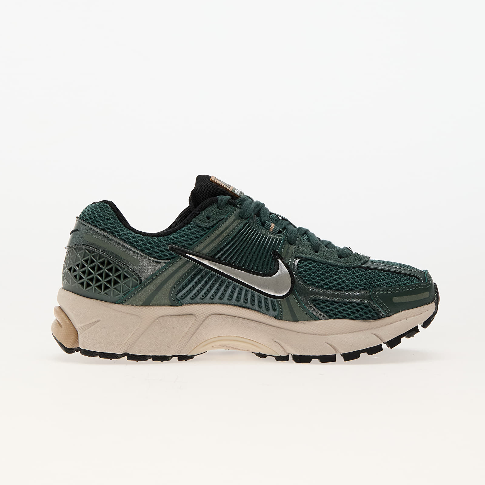 Naiste tossud ja kingad Nike W Zoom Vomero 5 Vintage Green/ Chrome-Lt Orewood Brn-Hemp