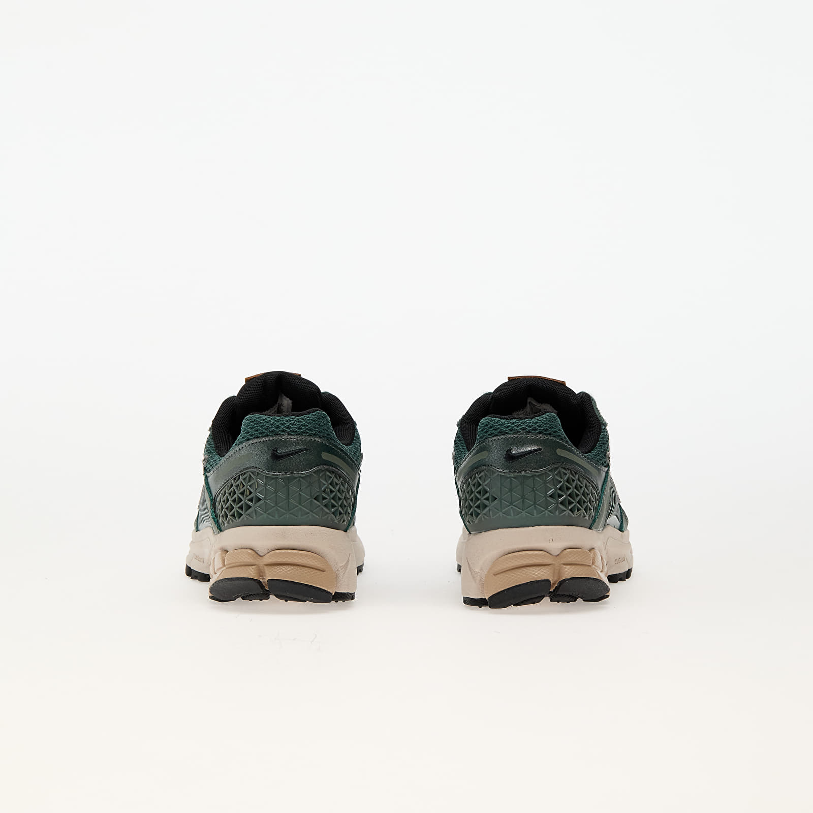 Naiste tossud ja kingad Nike W Zoom Vomero 5 Vintage Green/ Chrome-Lt Orewood Brn-Hemp
