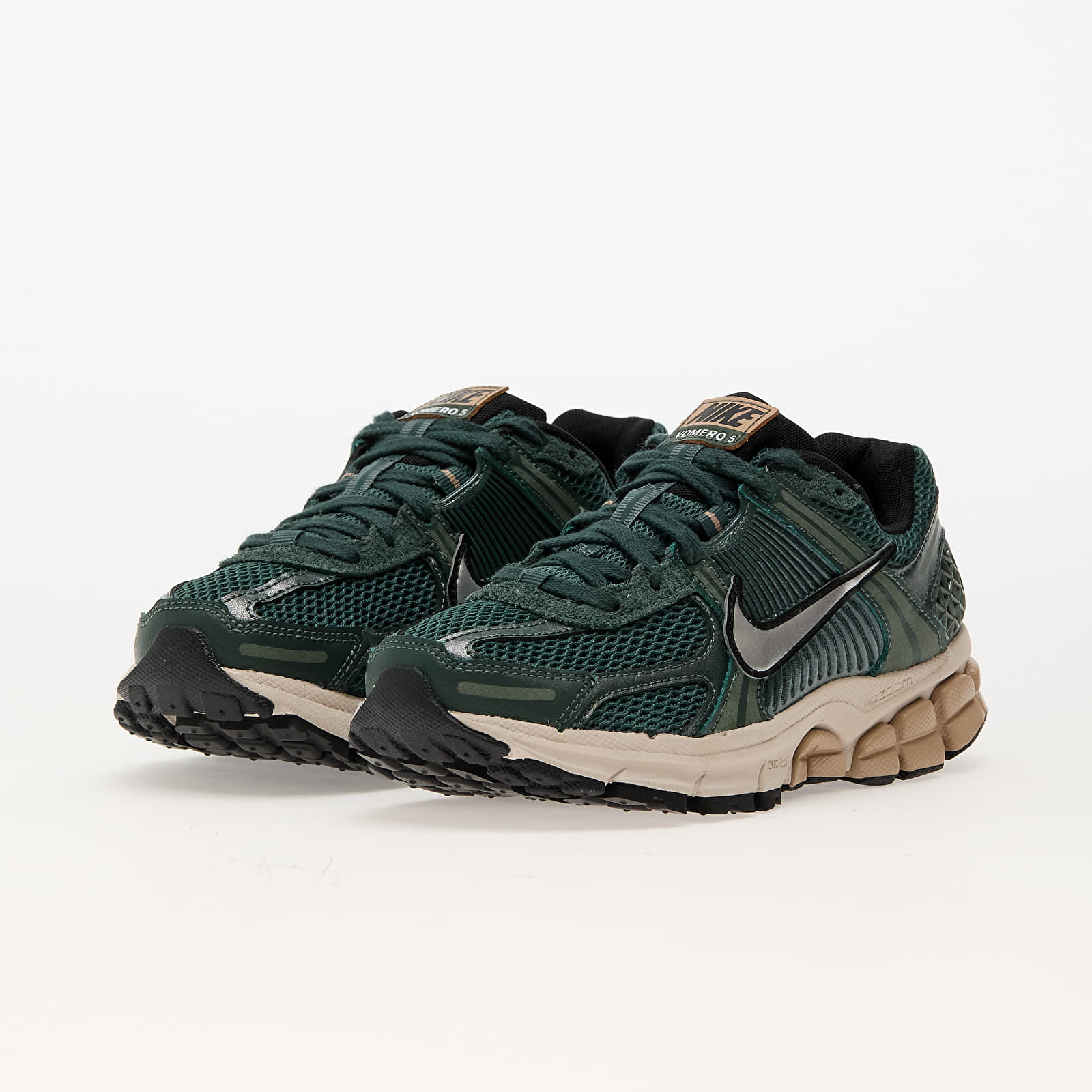 Naiste tossud ja kingad Nike W Zoom Vomero 5 Vintage Green/ Chrome-Lt Orewood Brn-Hemp
