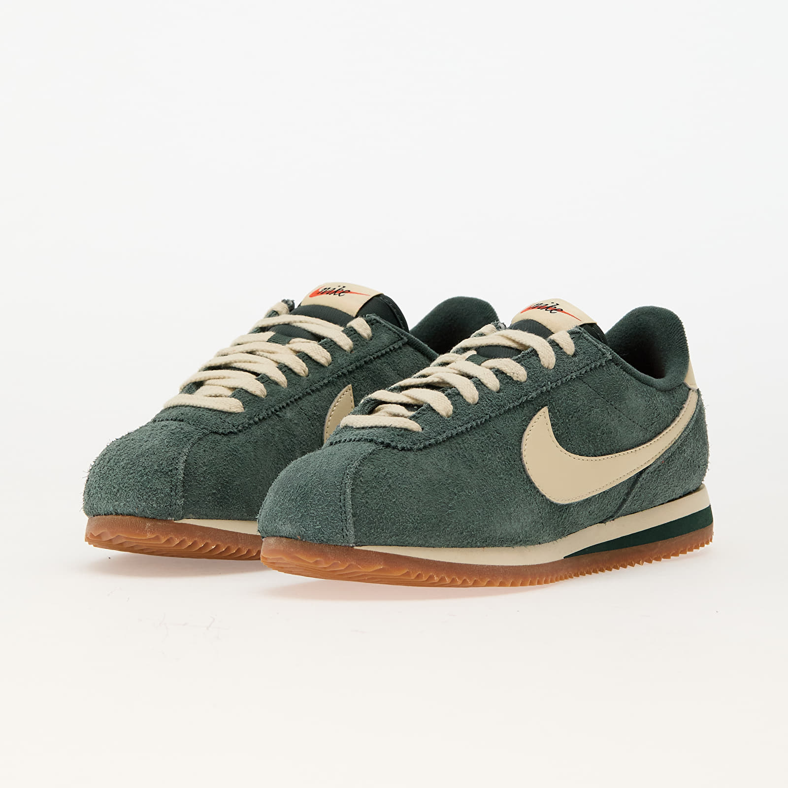 Women's sneakers and shoes Nike W Cortez Vintage Vintage Green/ Muslin-Gum Med Brown
