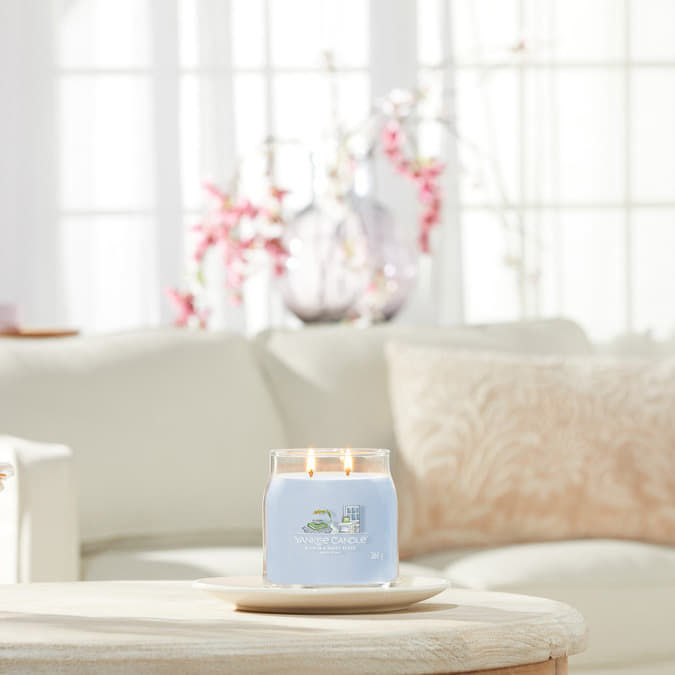 Drugi dodatki Yankee Candle Signature Medium Jar 2 Wicks - A Calm & Quiet Place