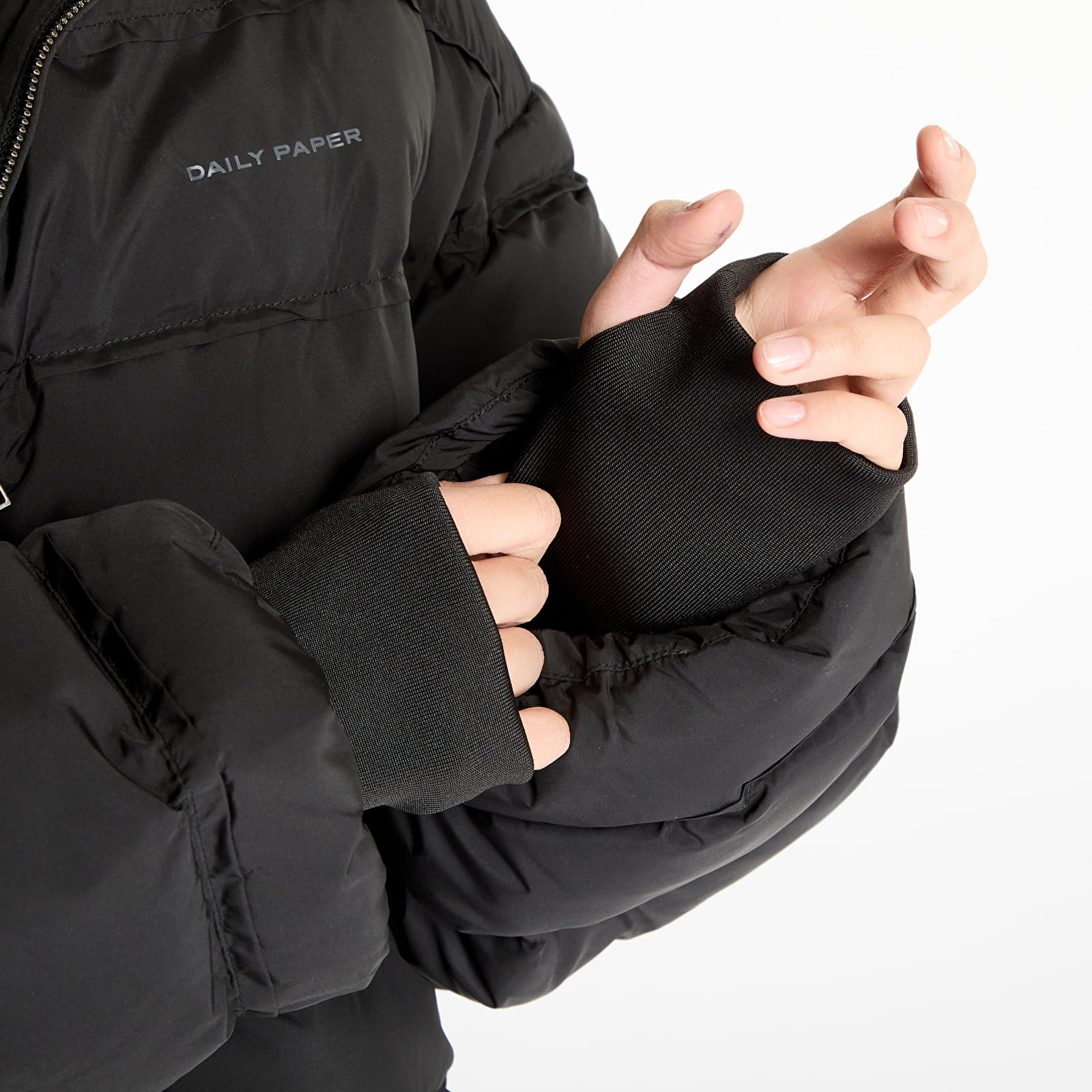 Jacken für Frauen Daily Paper Relaxed Short Puffer Jacket Black