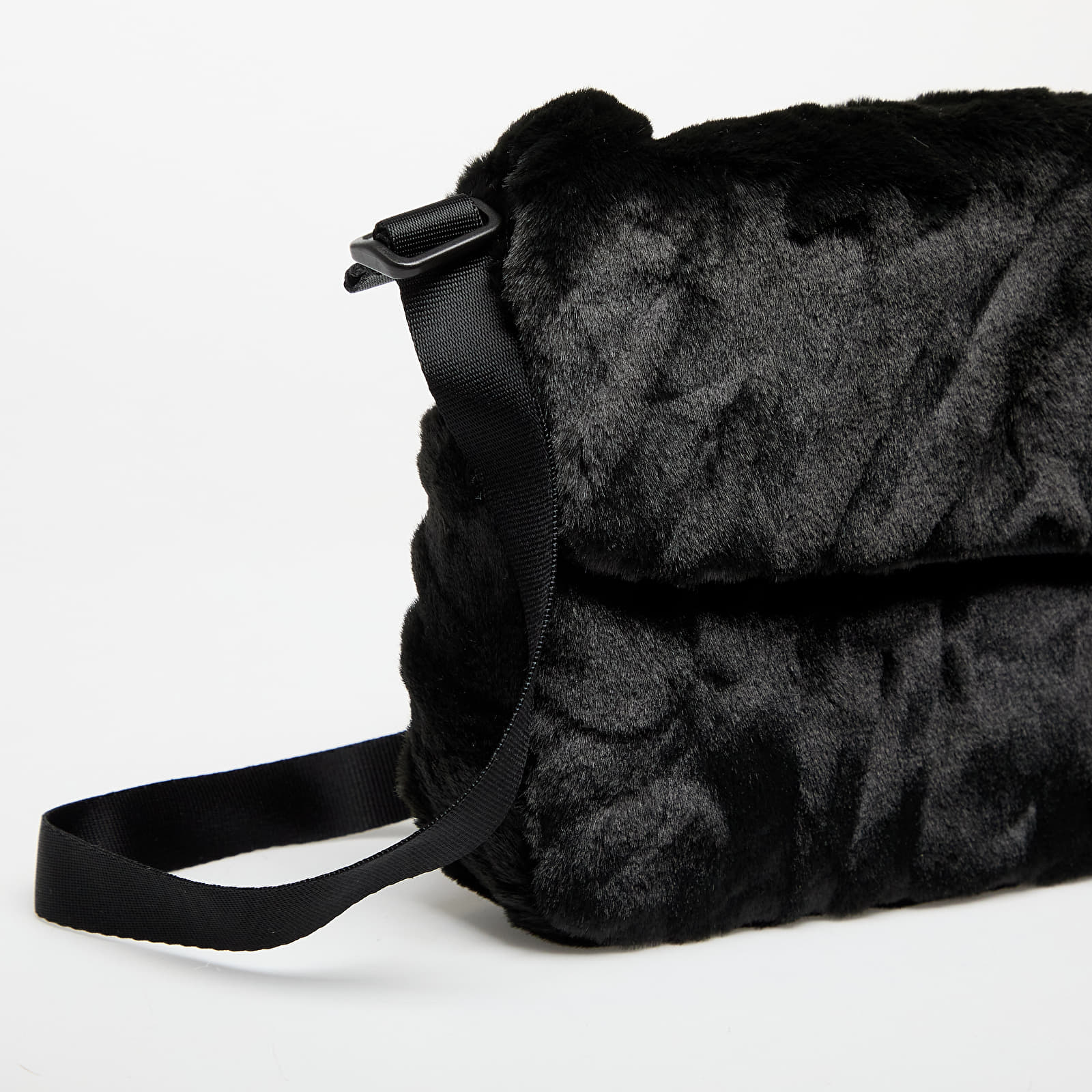 Torby na ramię Nike Sportswear Futura 365 Faux Fur Crossbody Bag Black/ Black/ Black
