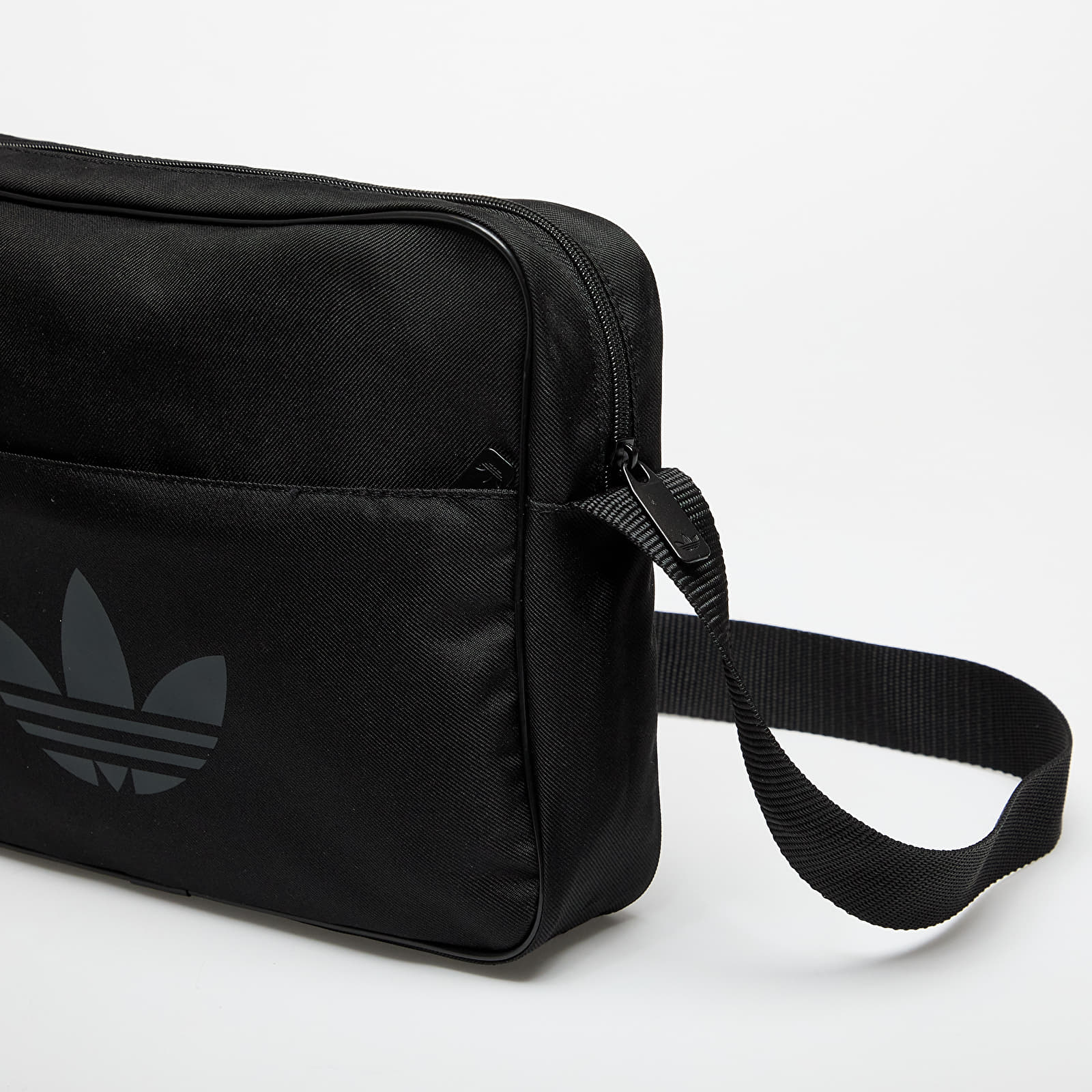 Shoulder bags adidas Adicolor Medium Airliner Black