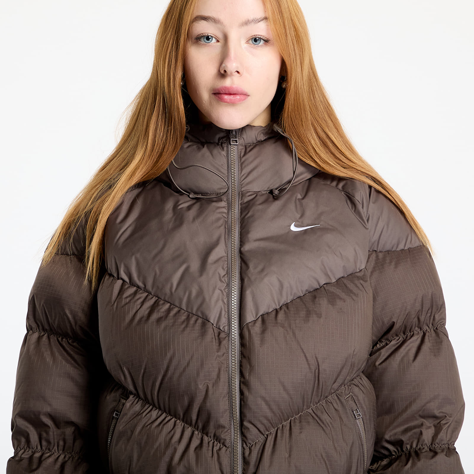 Chaquetas de mujer Nike Sportswear Windpuffer Women's Storm-FIT Loose Puffer Jacket Ironstone/ White