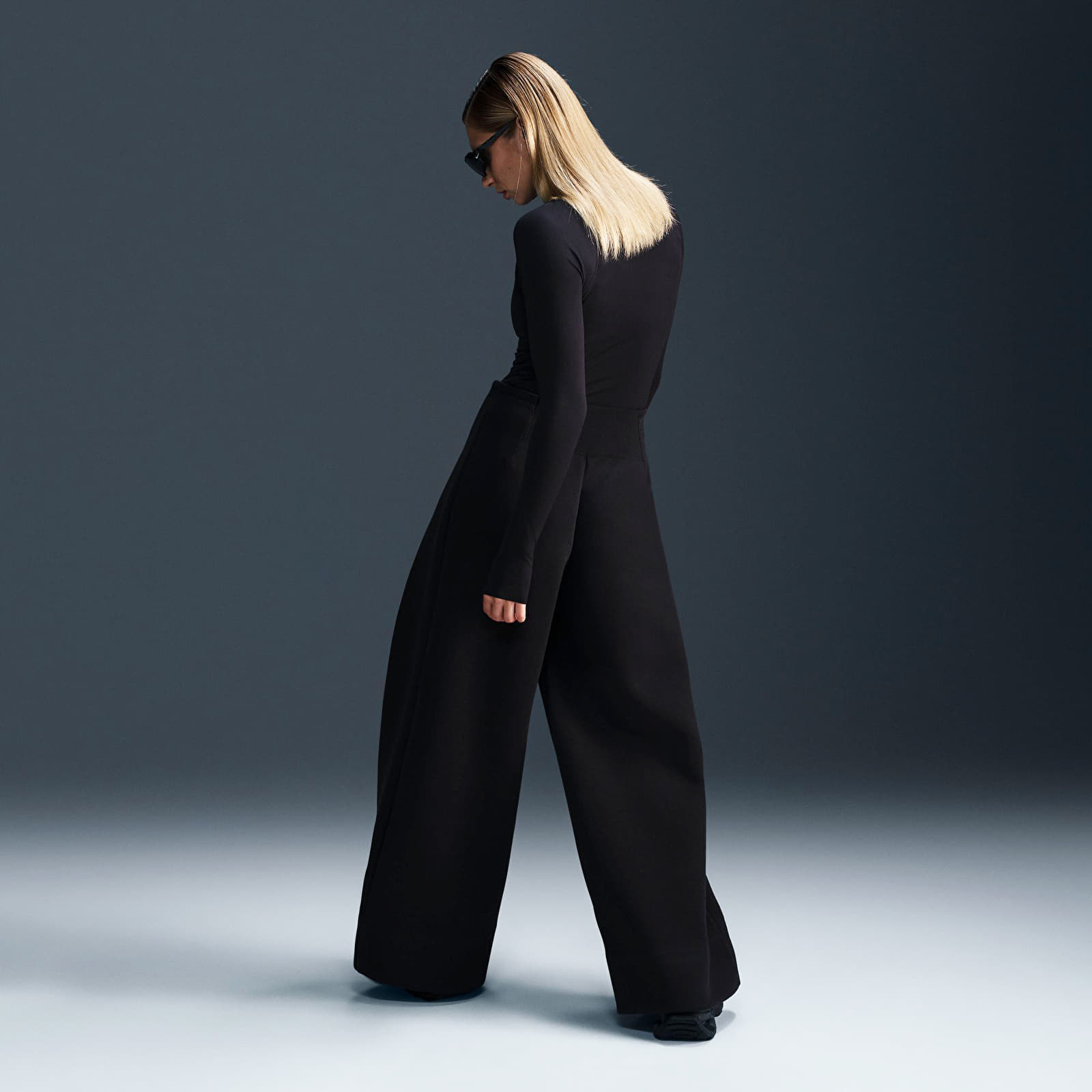 Spodnie dresowe Nike Sportswear Women's Tech Fleece High-Waisted Pleated Pant Wide Black