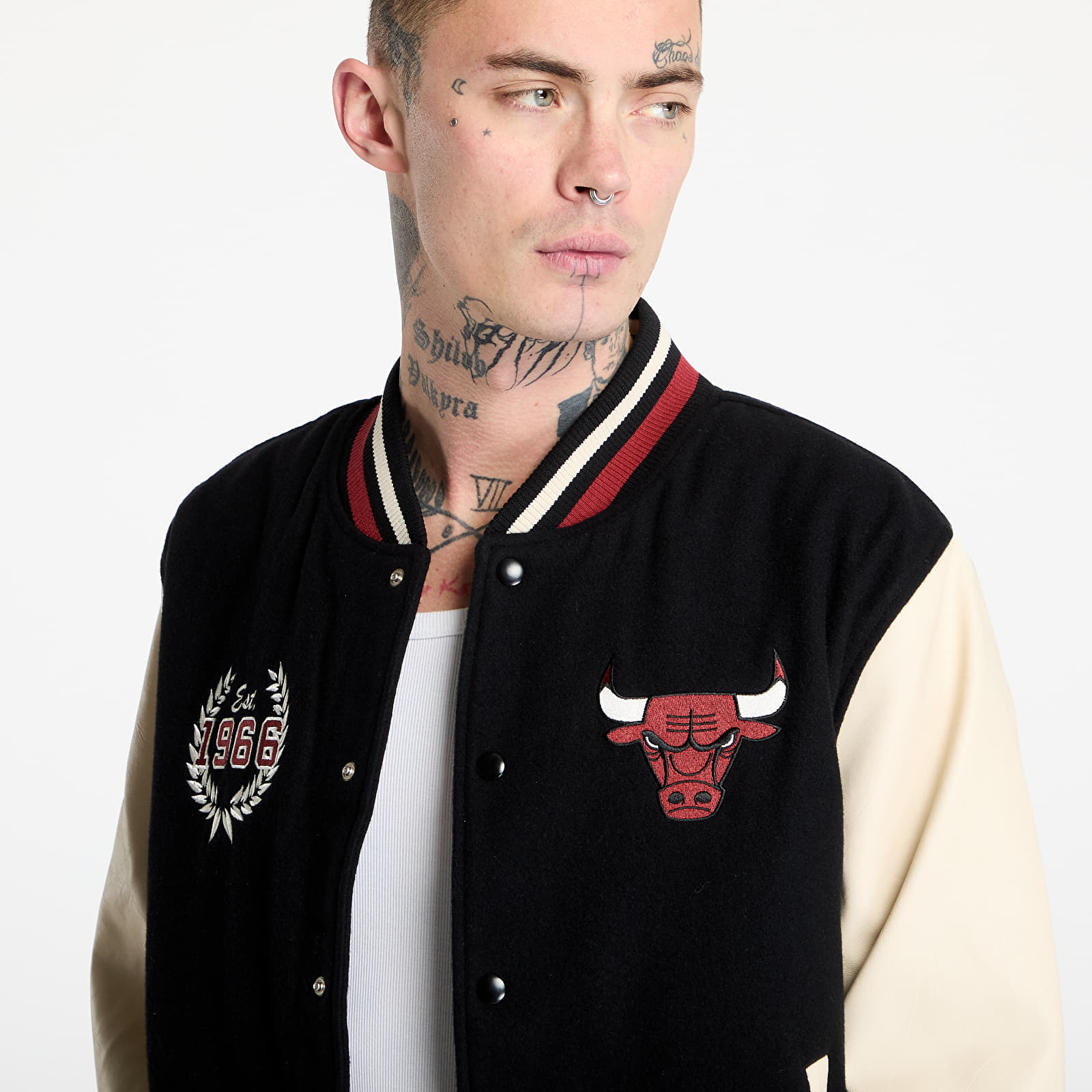 Jachete New Era Chicago Bulls NBA Lifestyle Varsity Jacket UNISEX Black