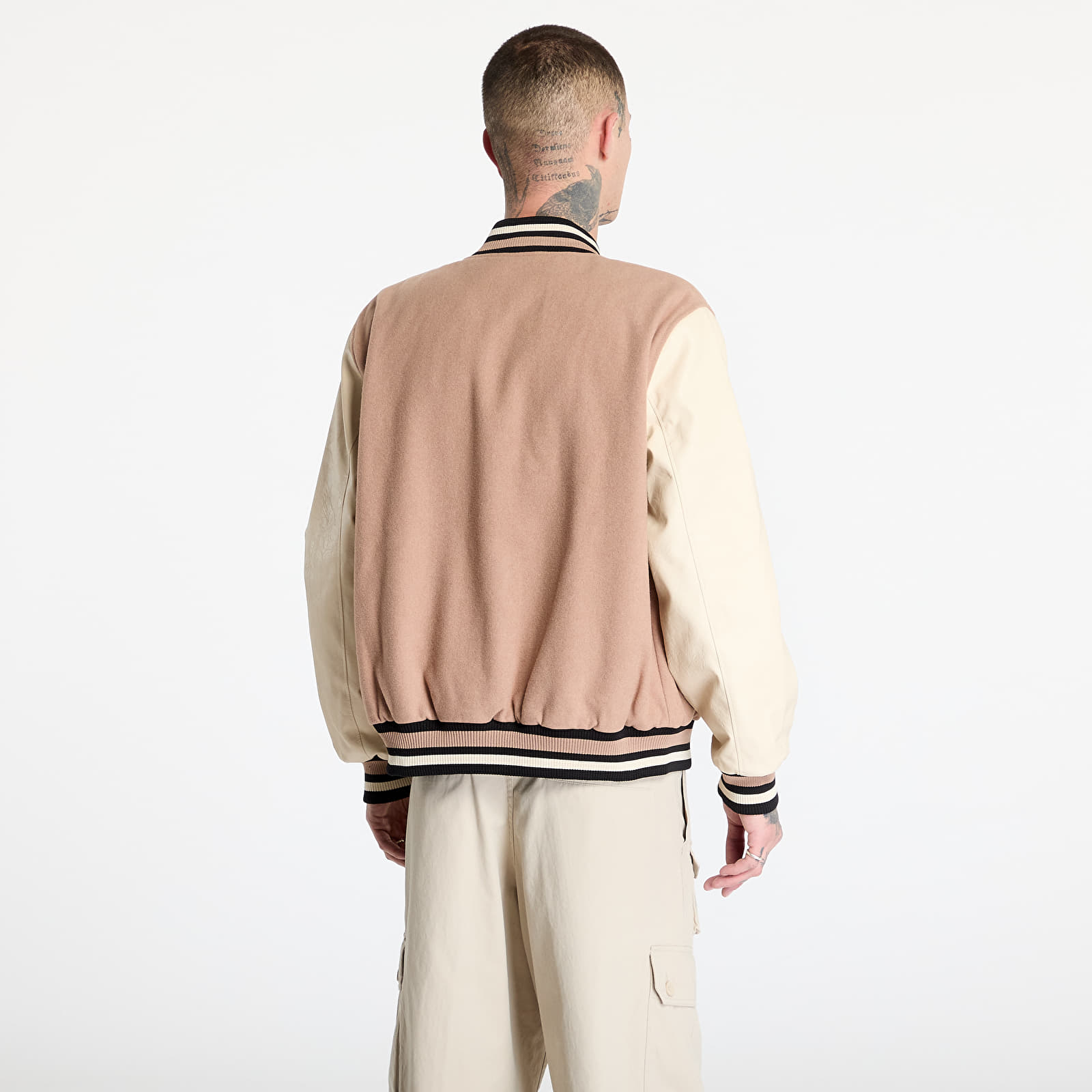 Herren-Bomber New Era Brooklyn Nets NBA Lifestyle Beige Varsity Jacket UNISEX Beige