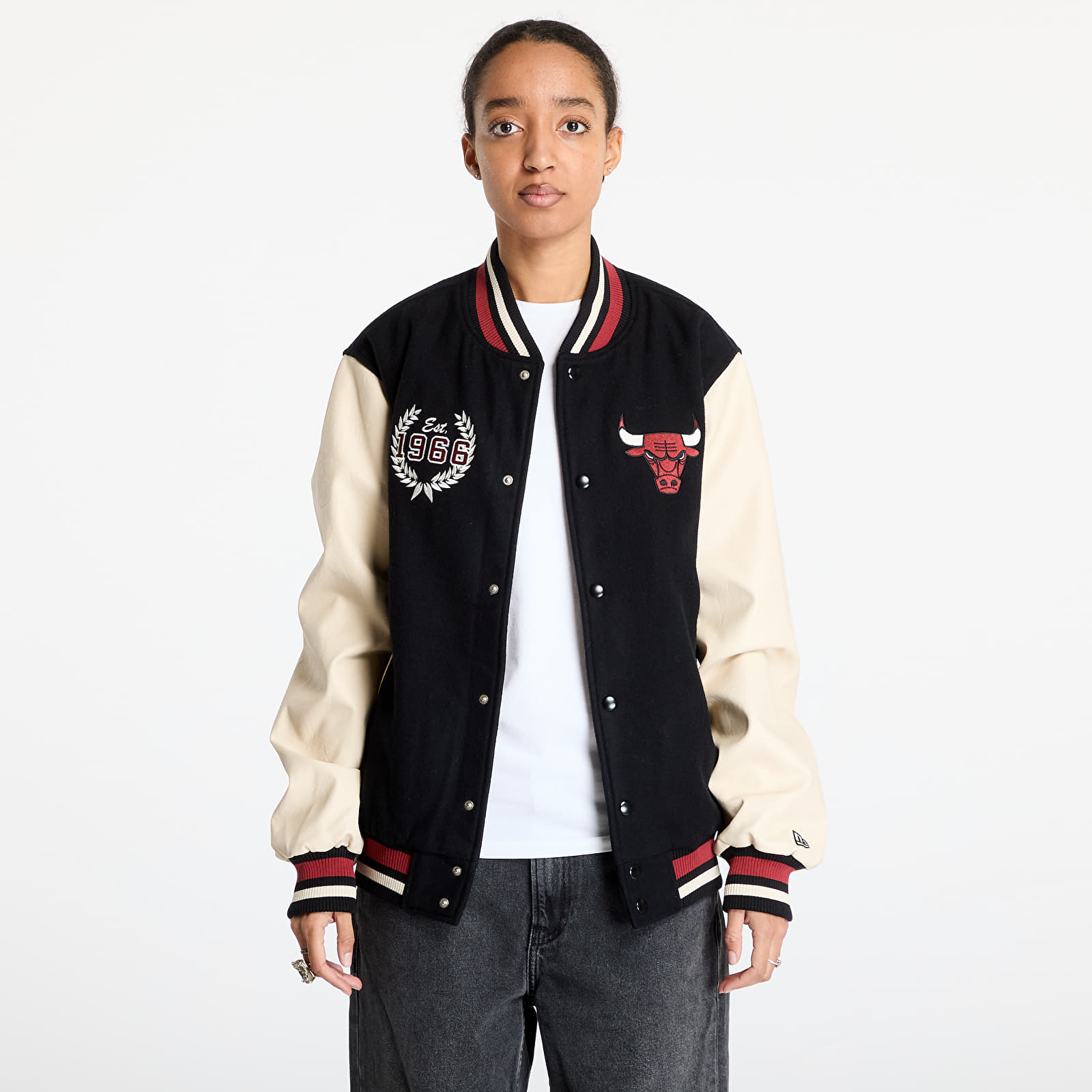 Jachete New Era Chicago Bulls NBA Lifestyle Varsity Jacket UNISEX Black