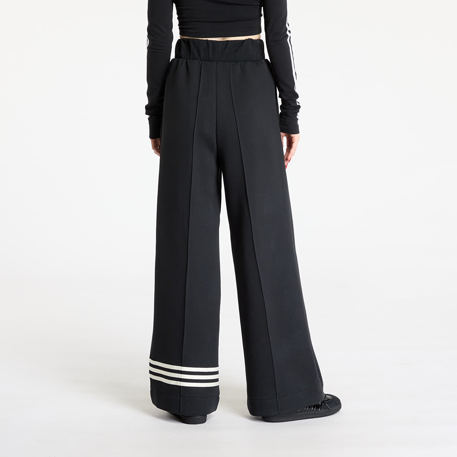 Damskie spodnie dresowe adidas Adicolor Neuclassics Trackpant Black/ Cream White