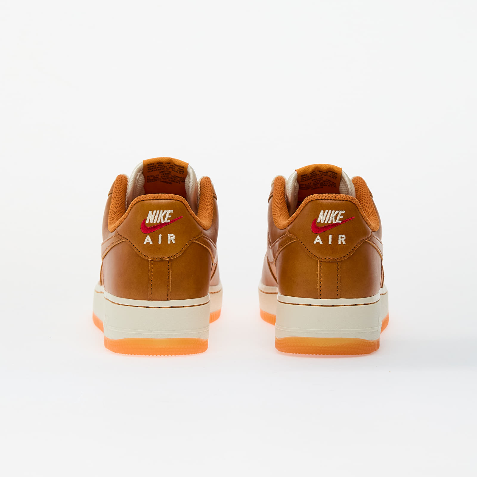 Baskets et chaussures pour hommes Nike Air Force 1 07 Lv8 Sunset Russet Cacao Wow Coconut Milk Queens