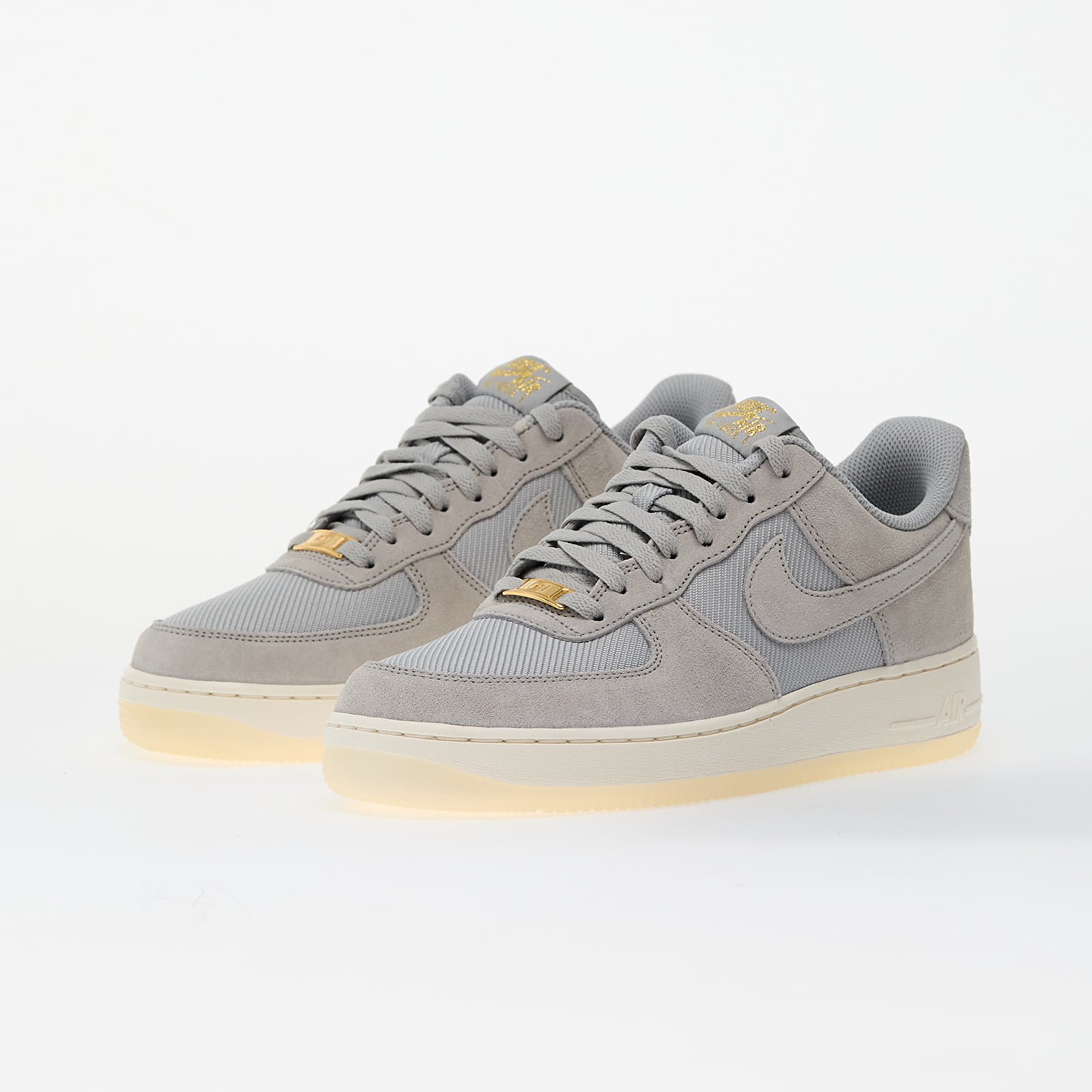 Sneakers och skor för män Nike Air Force 1 '07 Lv8 Lt Smoke Grey/ Lt Smoke Grey