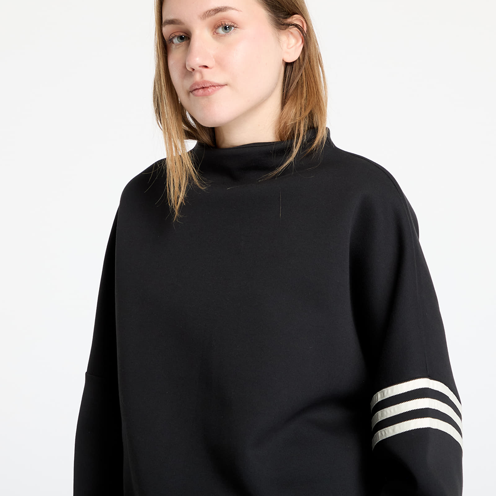Sudaderas de mujer adidas Neuclassics Oversized Mock Neck Sweatshirt Black/ Cream White