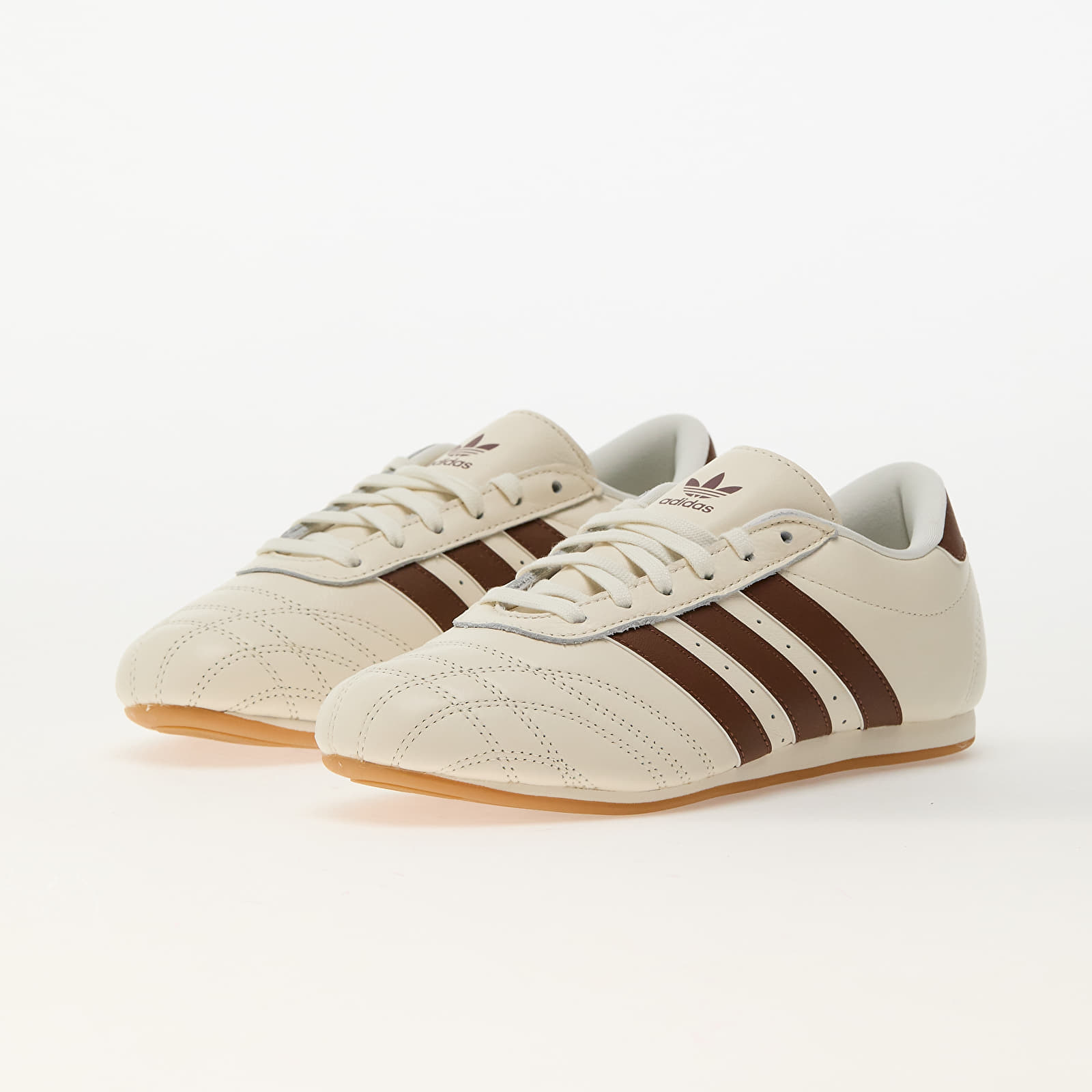 Sneakers und Schuhe fur Frauen adidas Taekwondo La Off White Preloved Brown Gum3 Queens
