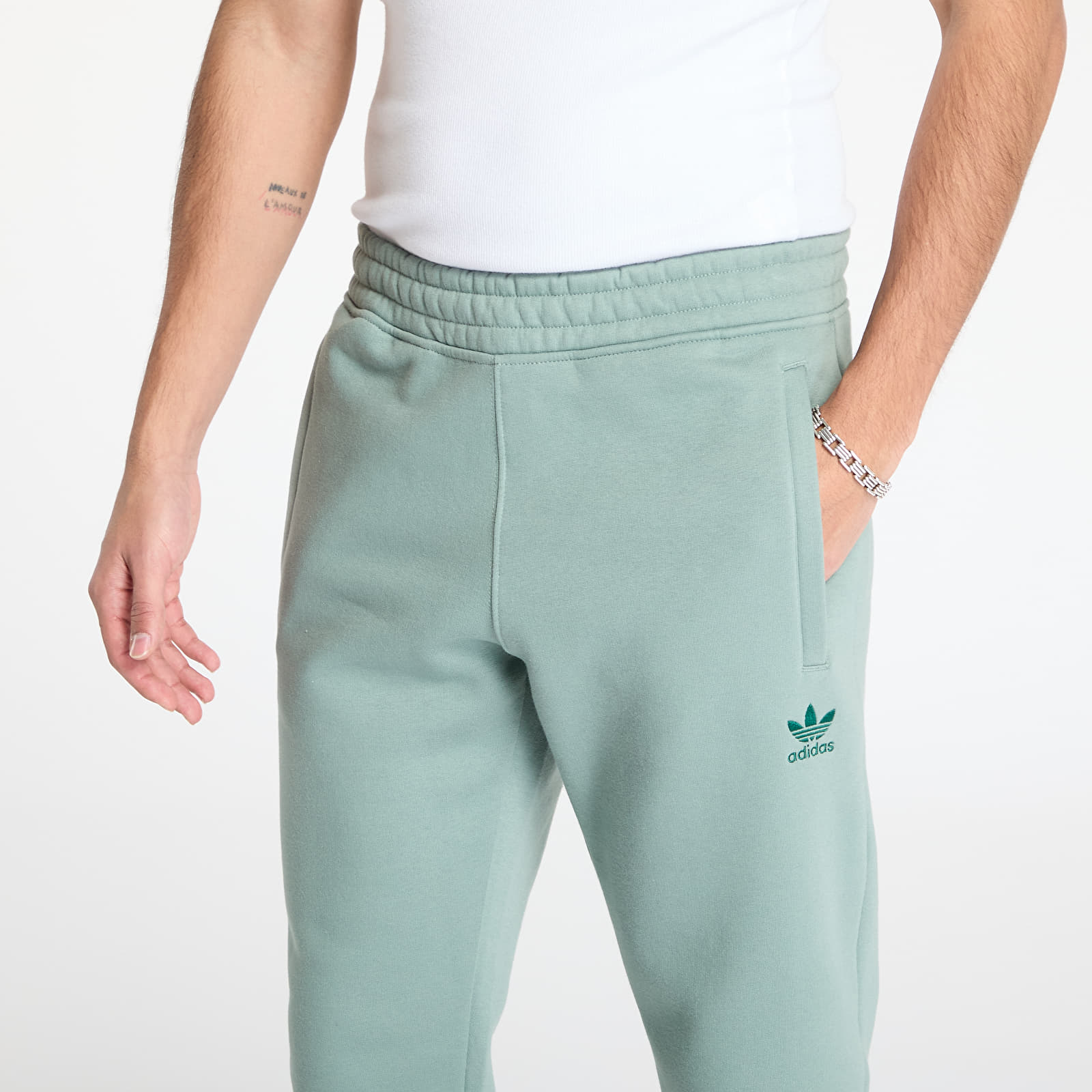 Pantalones de chándal para hombre adidas Trefoil Essentials Pants Silver Green