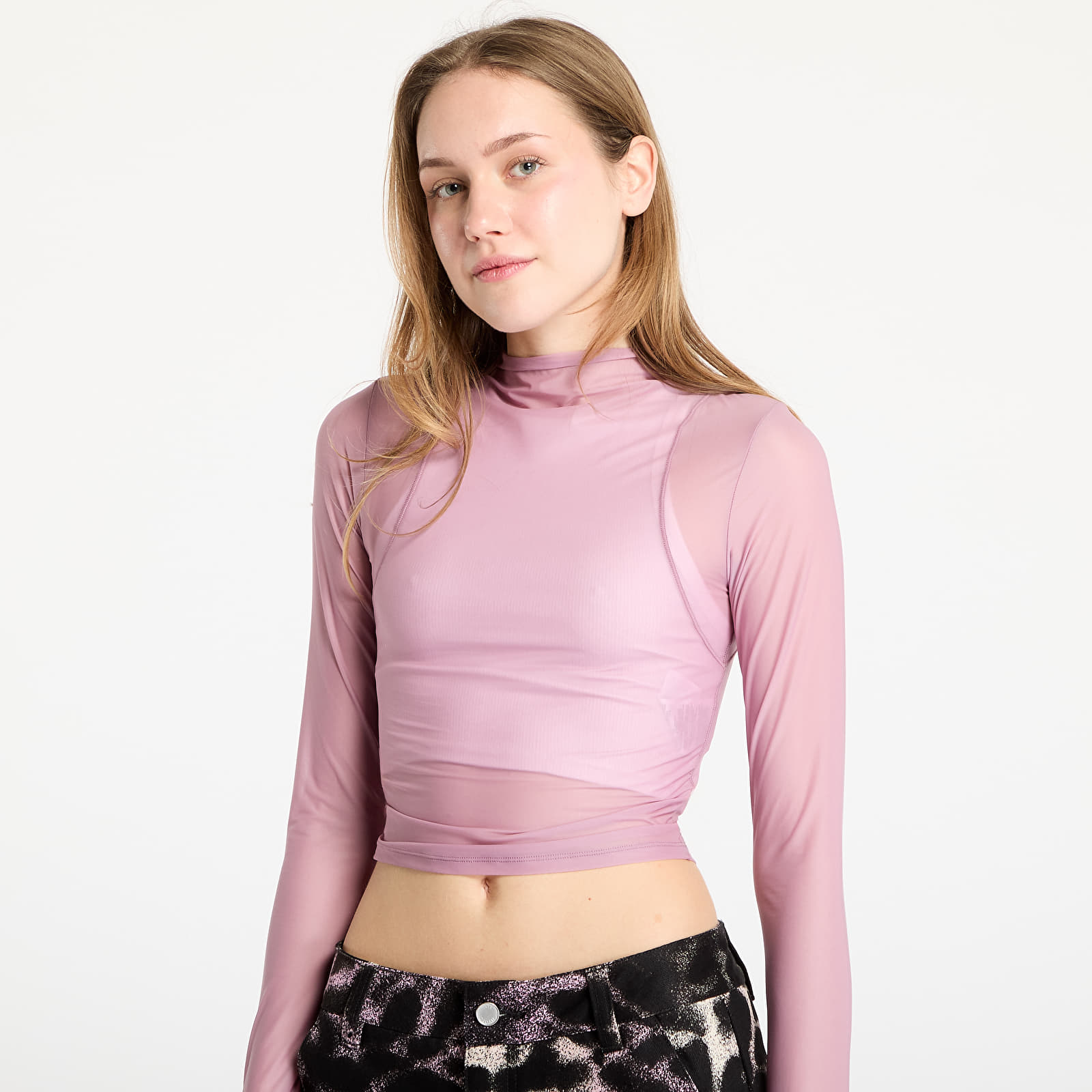 Camisetas de mujer Nike Zenvy Women's Dri-FIT Long-Sleeve Sheer Top Plum Dust/ White