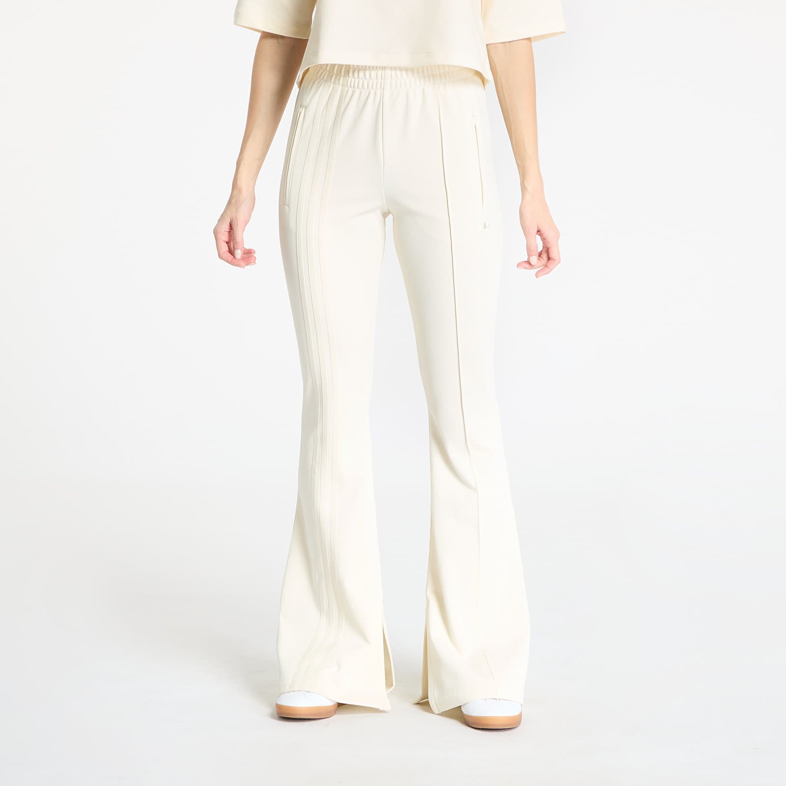 Pantalones de chándal para mujer adidas 3 Stripes Flared Firebird Trackpant Cream White