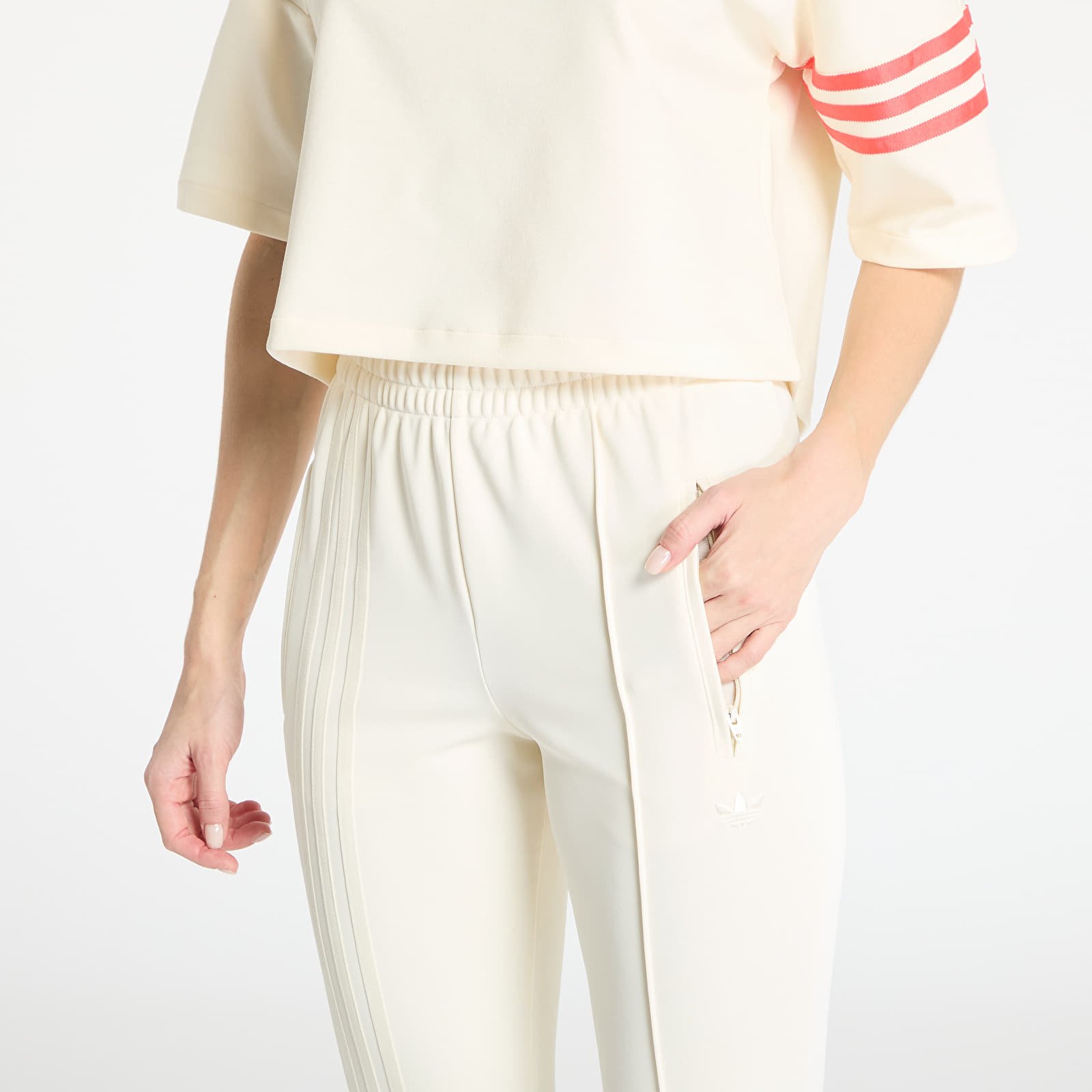 Pantalones de chándal para mujer adidas 3 Stripes Flared Firebird Trackpant Cream White
