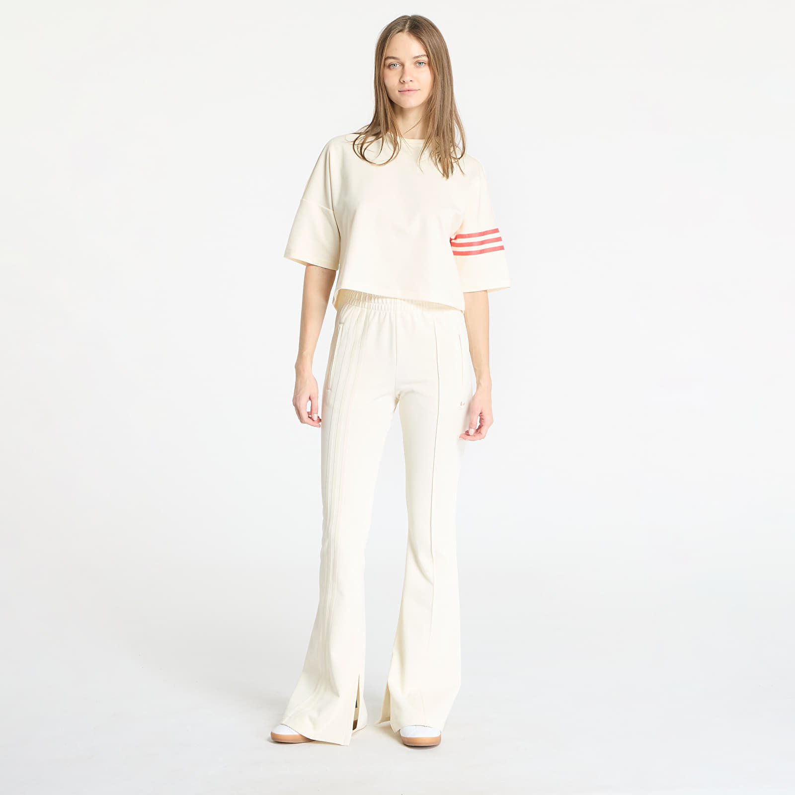 Pantalones de chándal para mujer adidas 3 Stripes Flared Firebird Trackpant Cream White