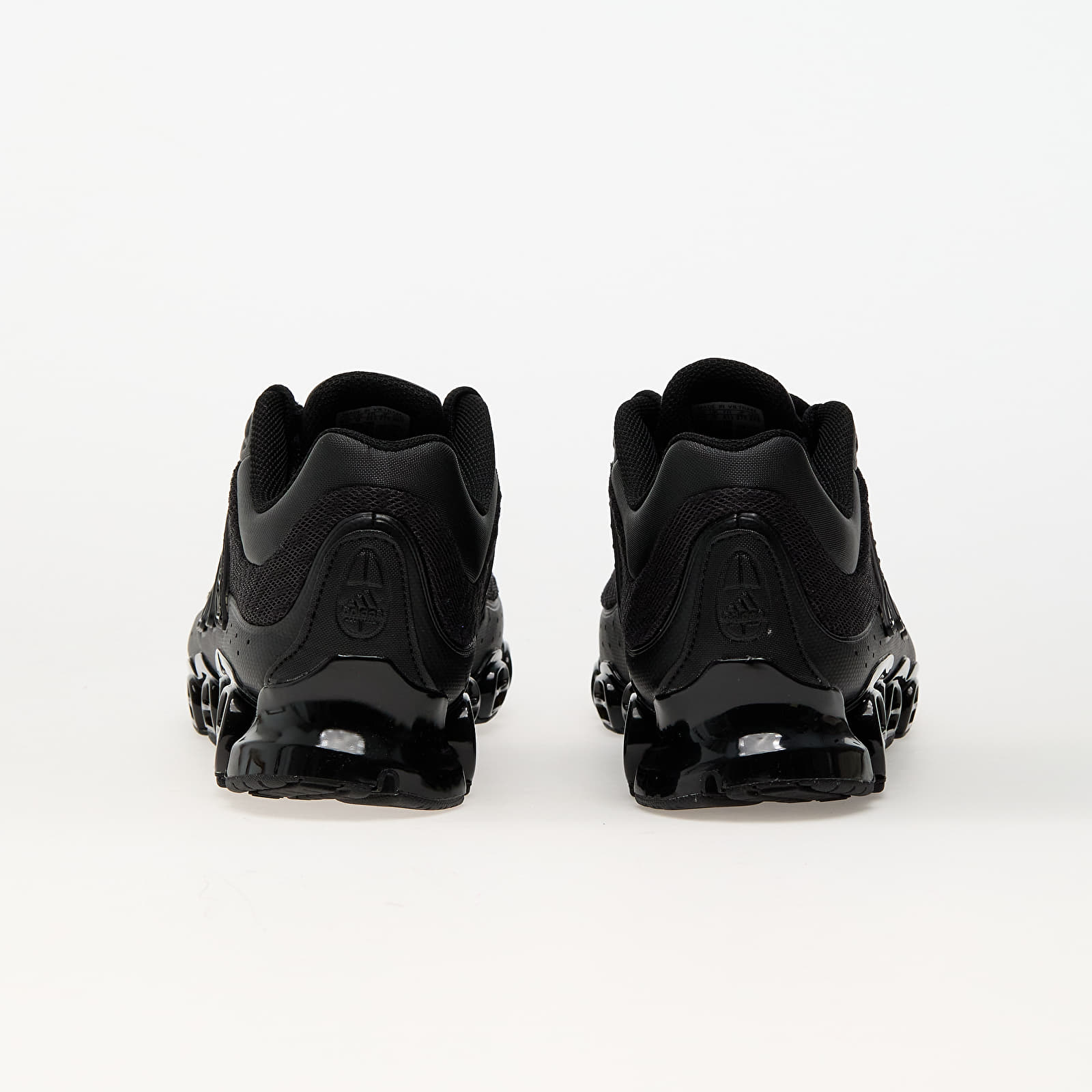 Men's sneakers and shoes adidas Megaride Core Black/ Core Black/ Carbon