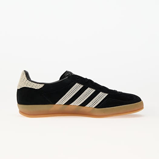 adidas Gazelle Indoor W Core Black/ Wonder White/ Gum | Queens