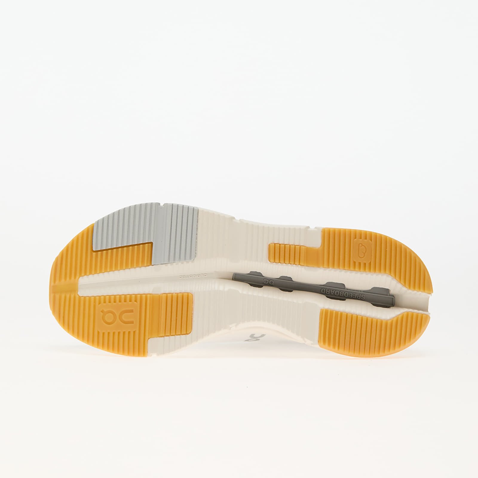 Meeste tossud ja kingad On M Cloudnova Form 2 White/ Ivory