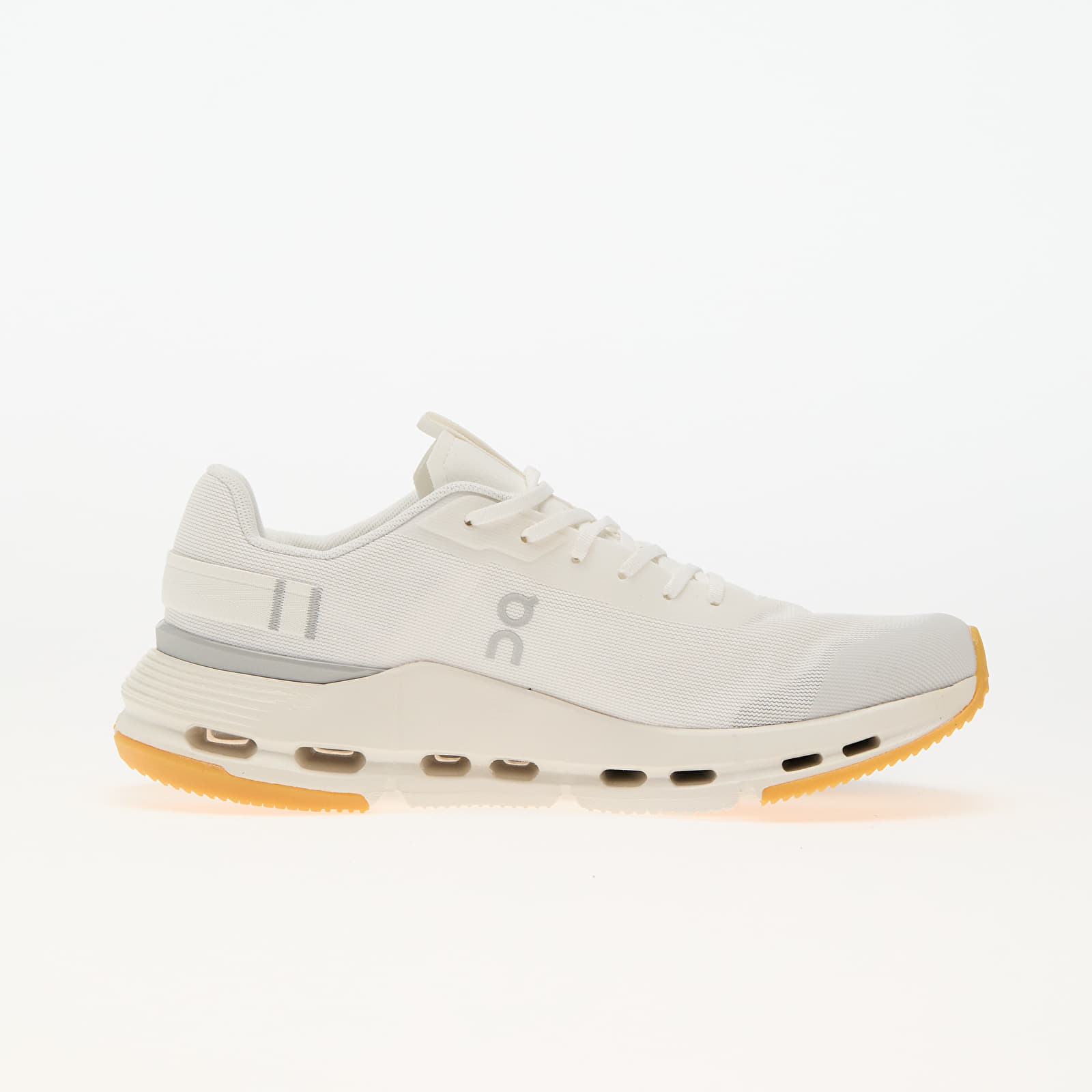 Meeste tossud ja kingad On M Cloudnova Form 2 White/ Ivory