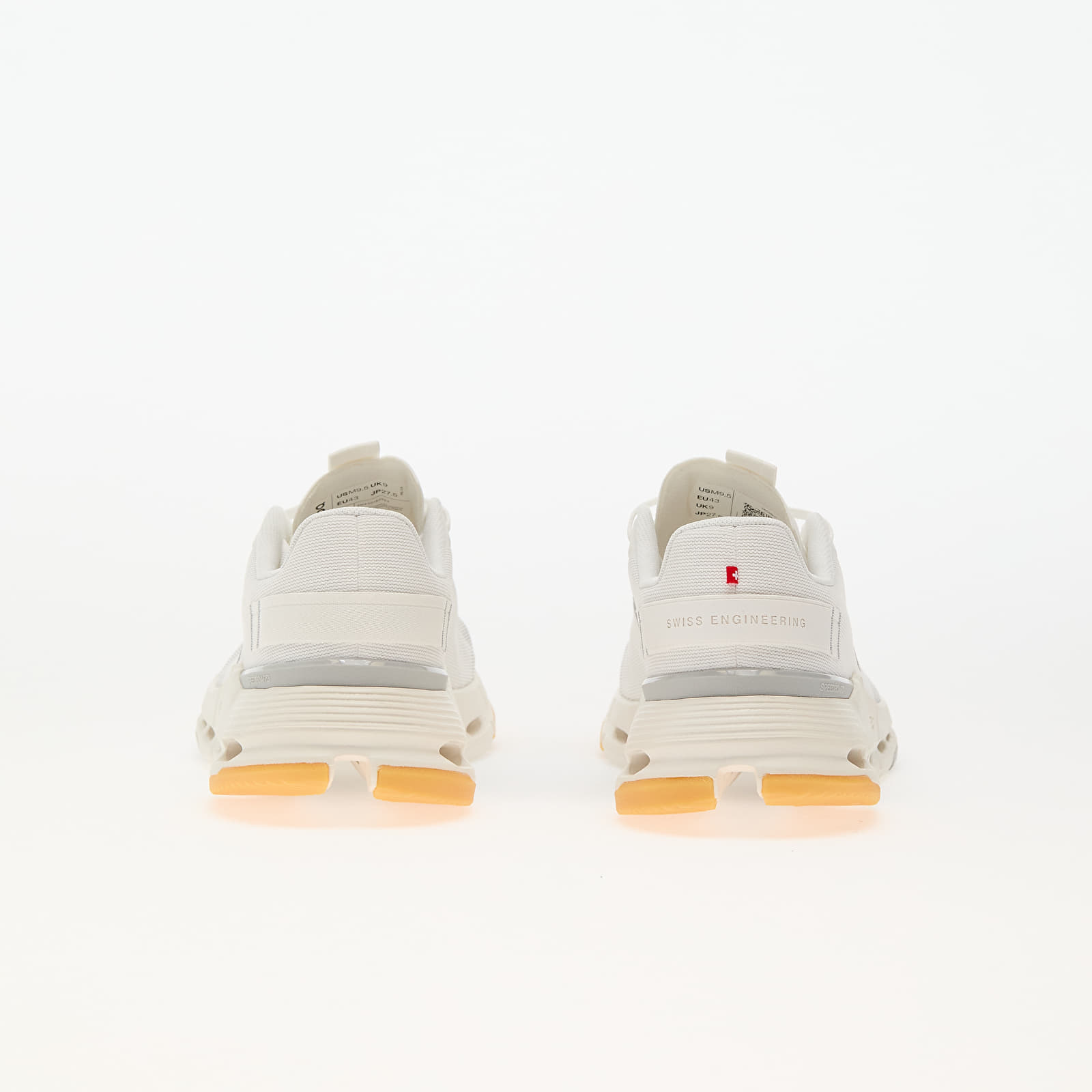 Meeste tossud ja kingad On M Cloudnova Form 2 White/ Ivory