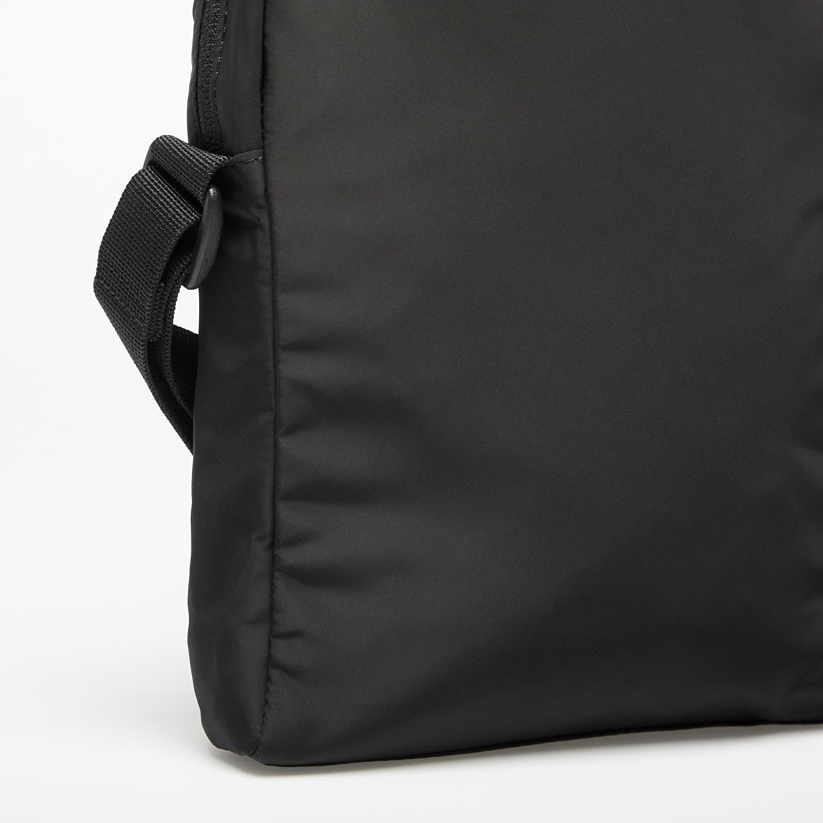 Õlakotid Calvin Klein Jeans Sport Essentials Reporter Bag Black