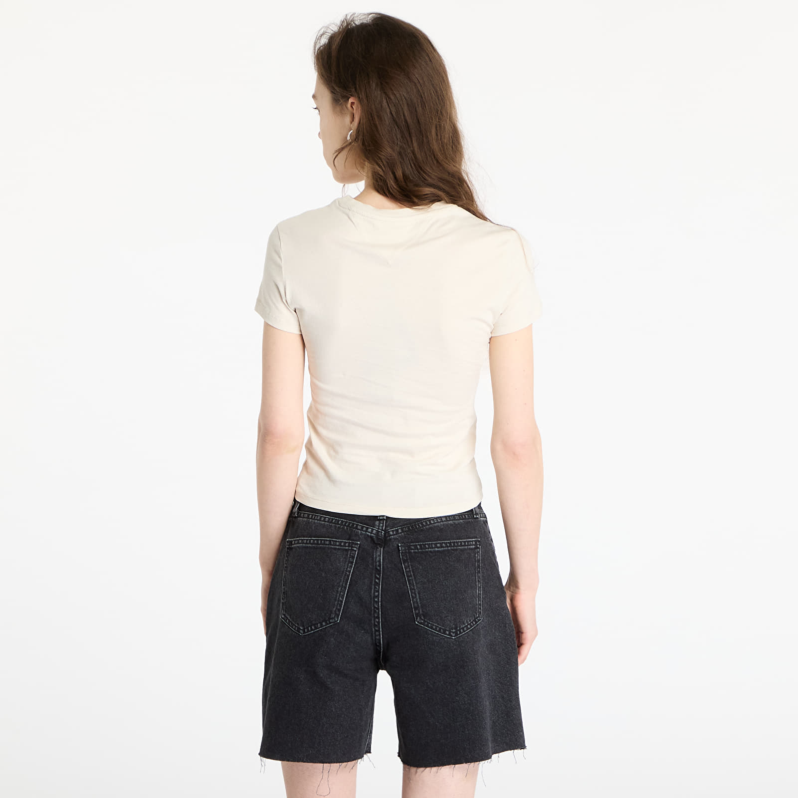 Camisetas de mujer Tommy Jeans Slim Essential Tee Beige