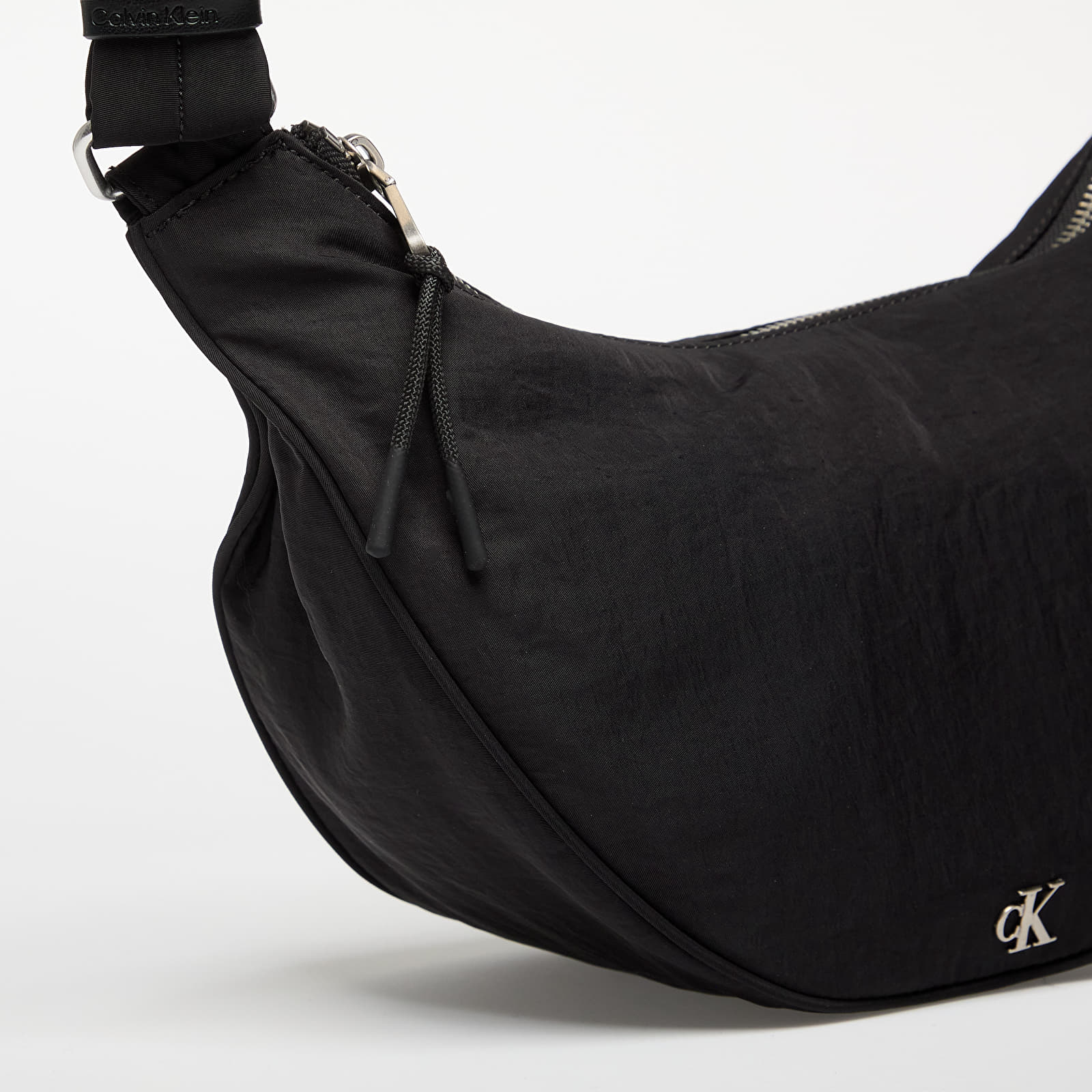 Torbe za rame Calvin Klein Jeans Luna Nylon Sling Bag Black