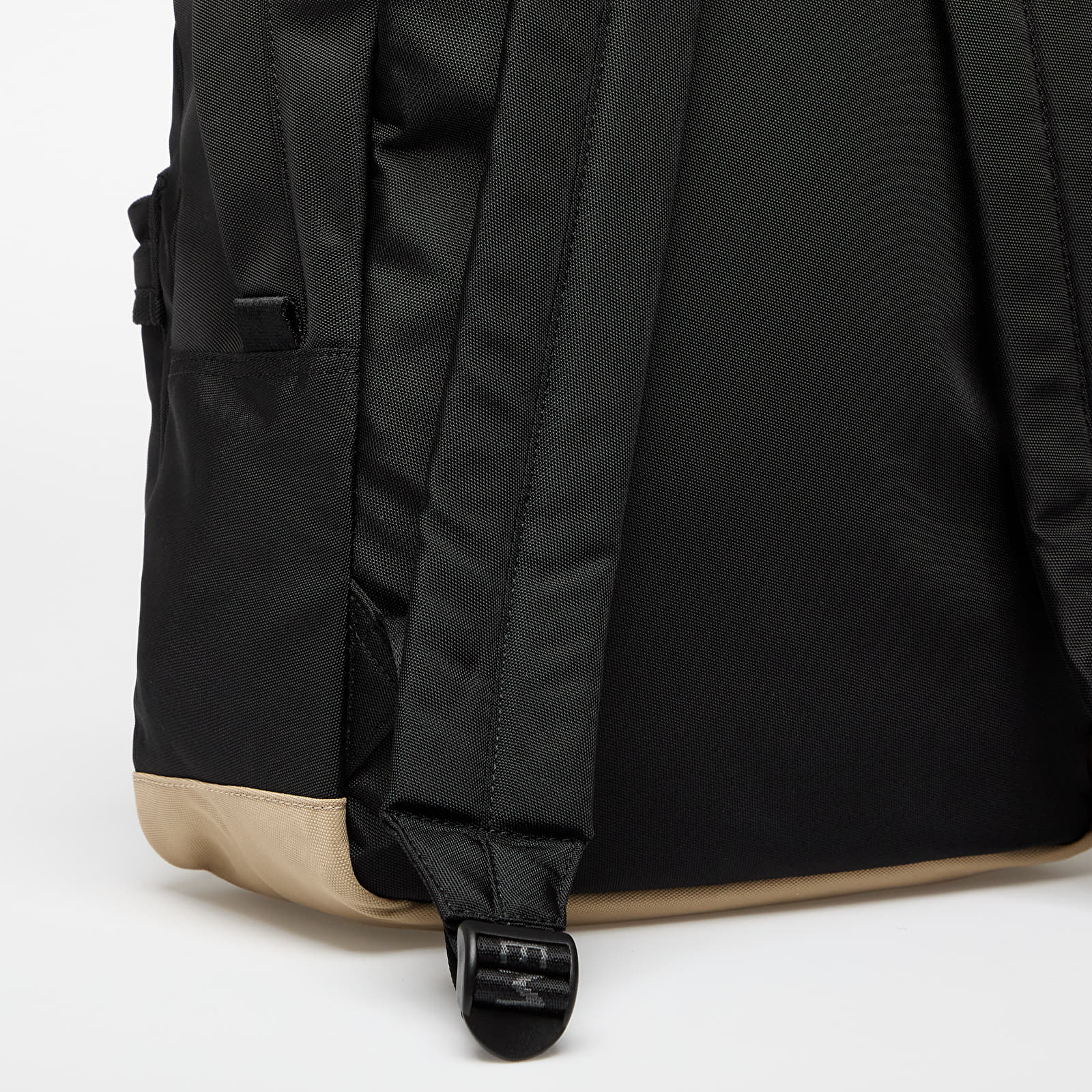 Mochilas para hombres Tommy Jeans Essential Daily Dome Backpack Black