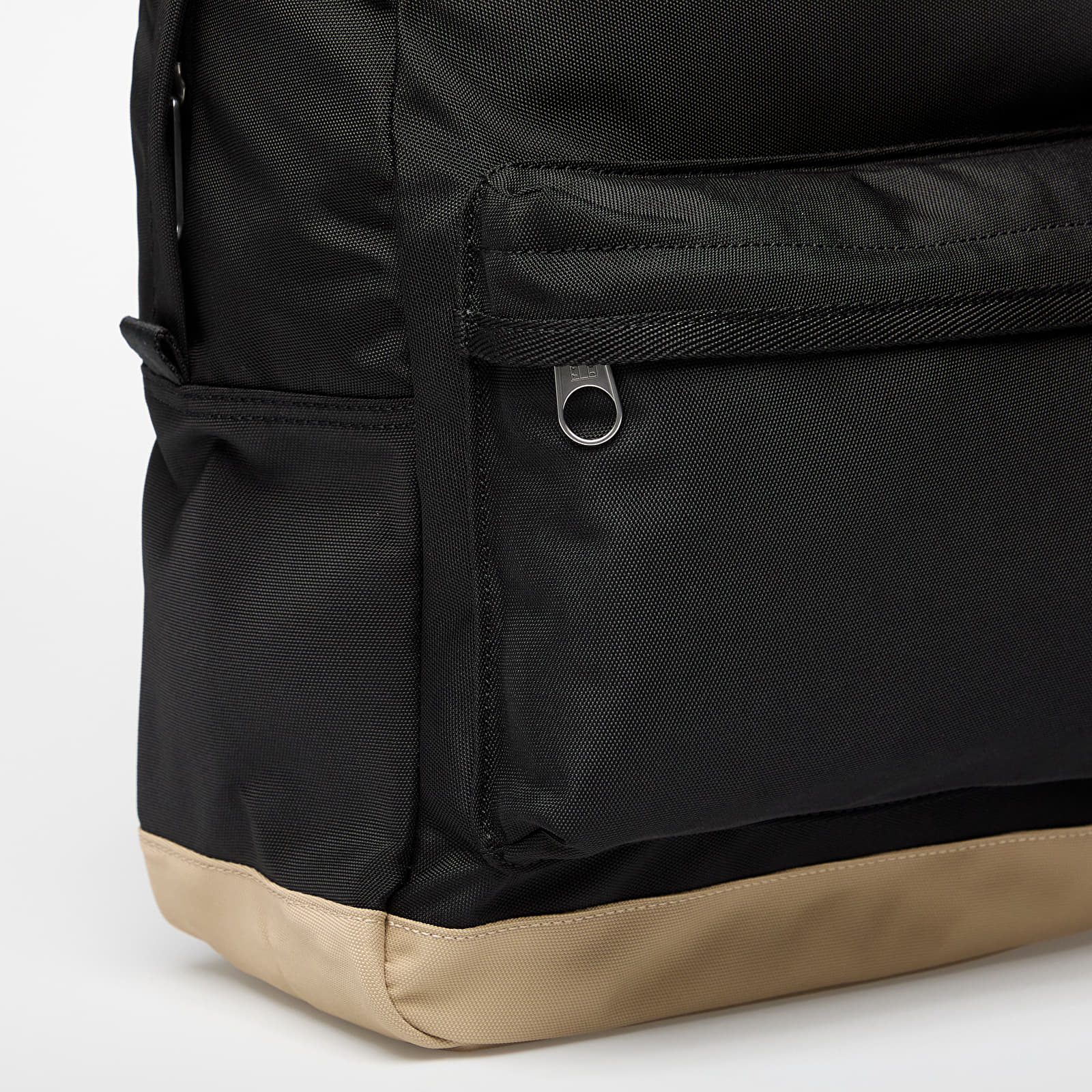 Mochilas para hombres Tommy Jeans Essential Daily Dome Backpack Black