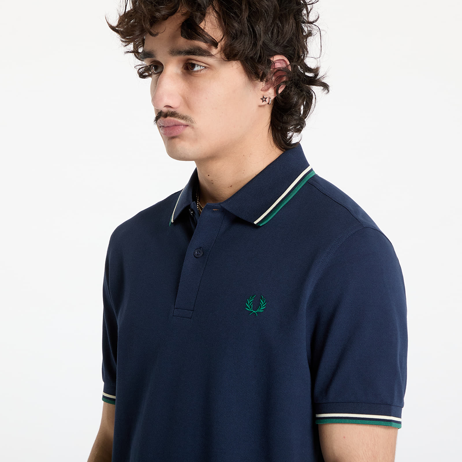 Camisetas FRED PERRY Twin Tipped Fred Perry Shirt Dark Carbon/ Light Ecru/ Label Green