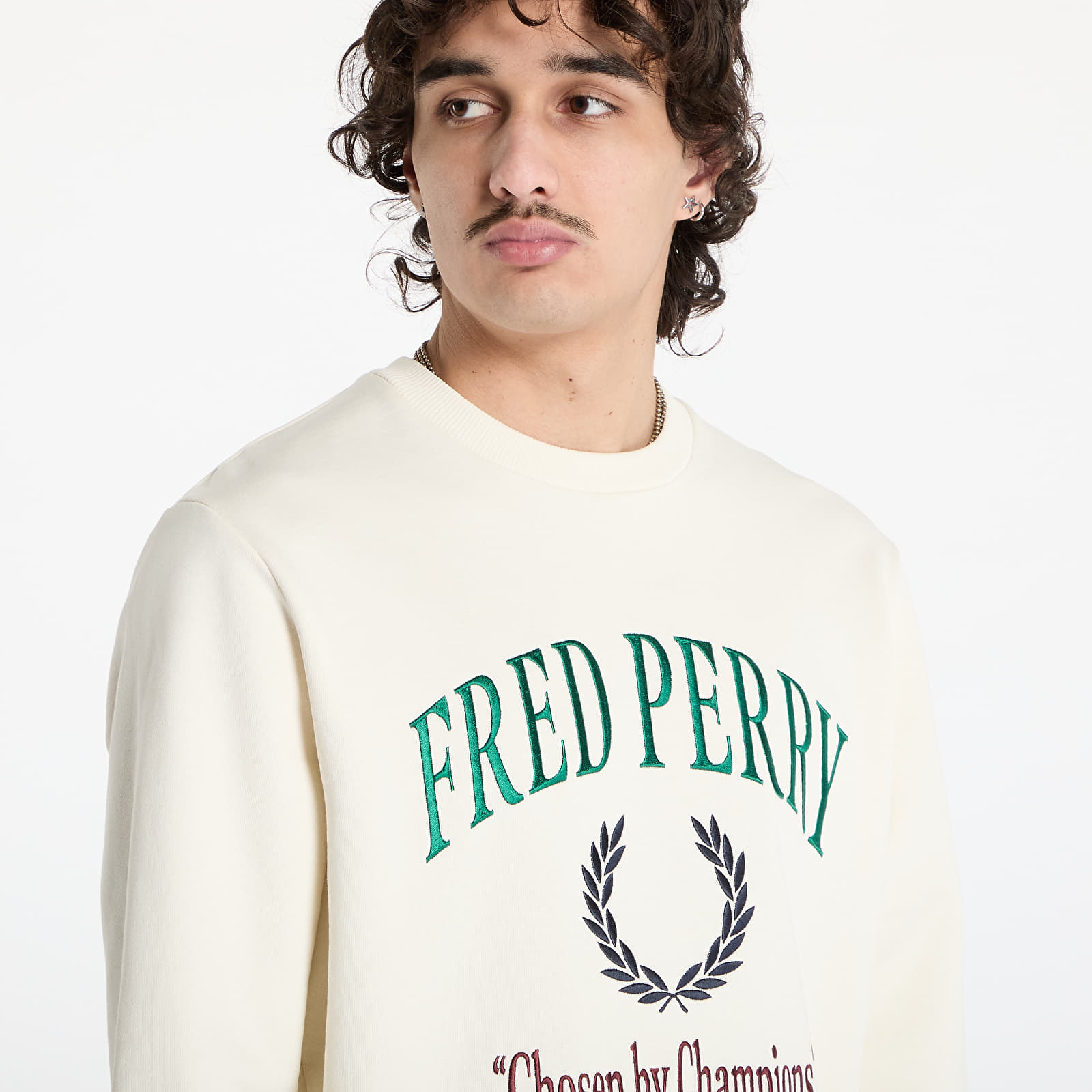 Sweatshirts pour hommes FRED PERRY Embroidered Champion Sweatshirt Ecru