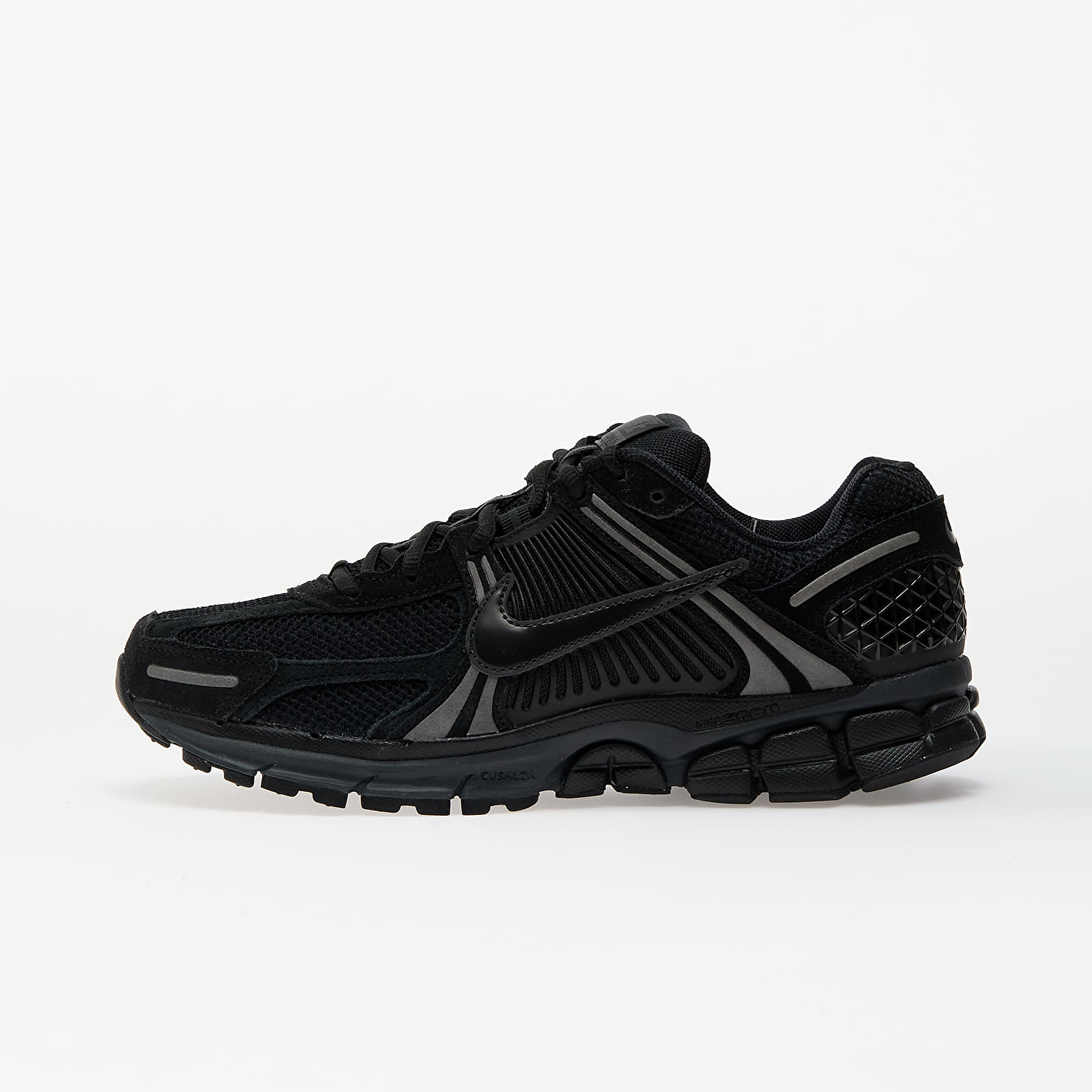Meeste tossud ja kingad Nike Zoom Vomero 5 Black/ Black-Anthracite-Mtlc Dark Grey