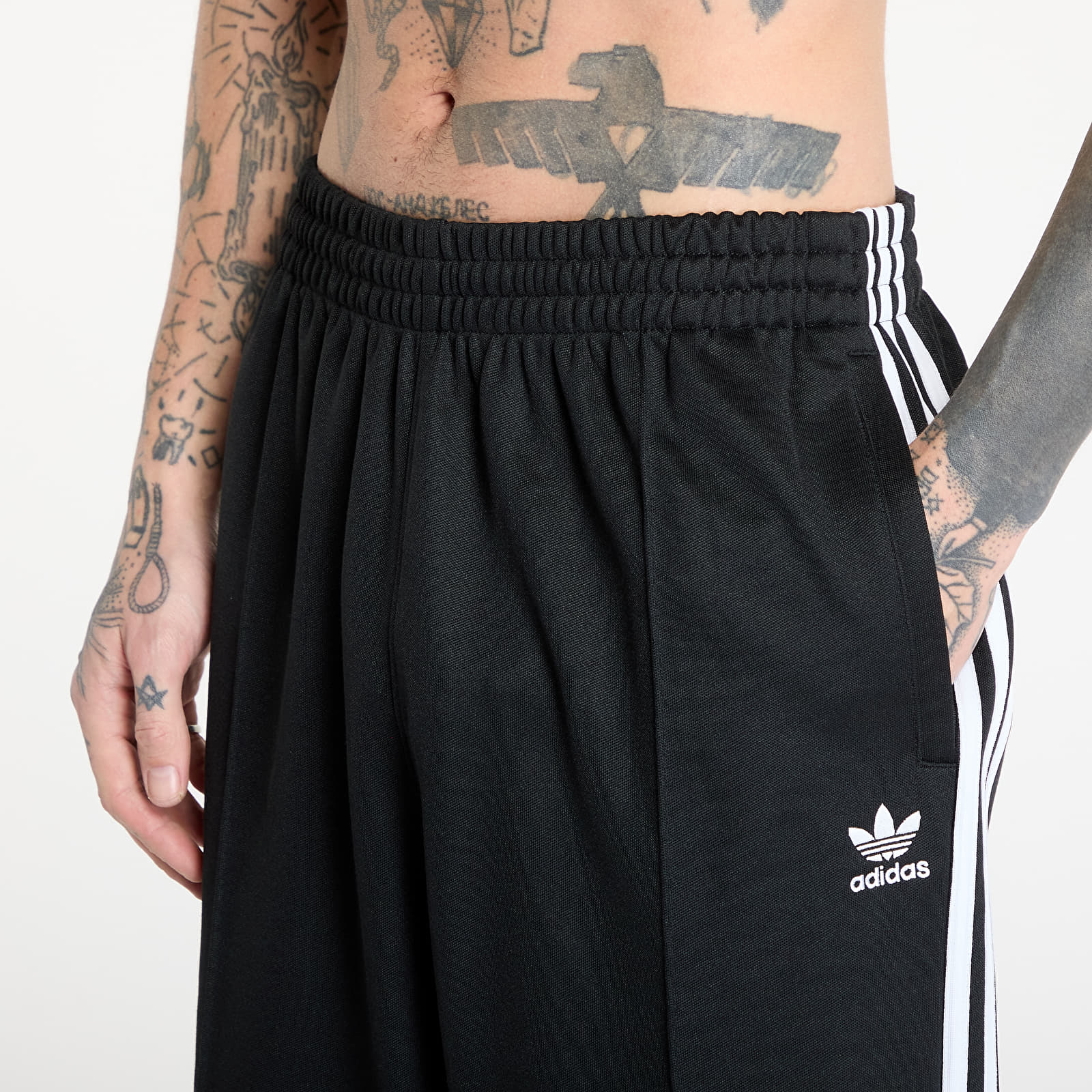 Férfi nadrágok adidas Firebird Adicolor Baggy Fit Trackpant Black