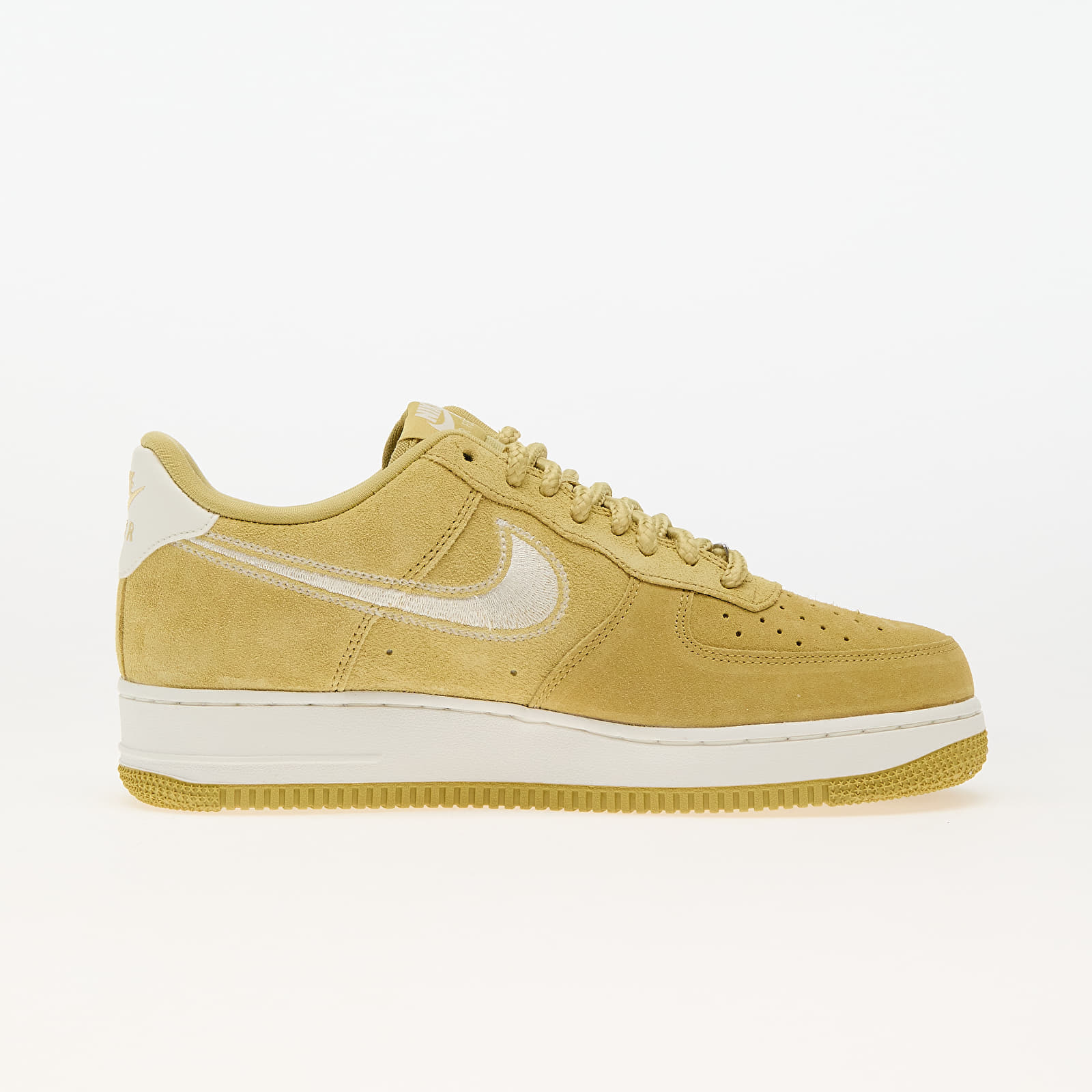 Sneakers Nike Air Force 1 '07 Lv8 Buff Gold/ Sail EUR 40.5