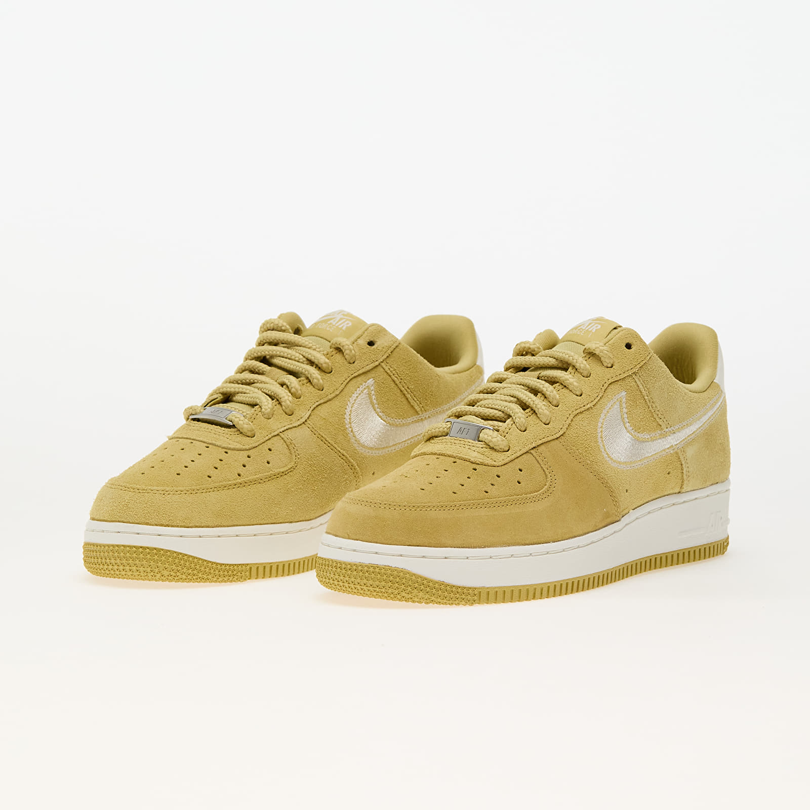 Sneakers og sko til mænd Nike Air Force 1 '07 Lv8 Buff Gold/ Sail