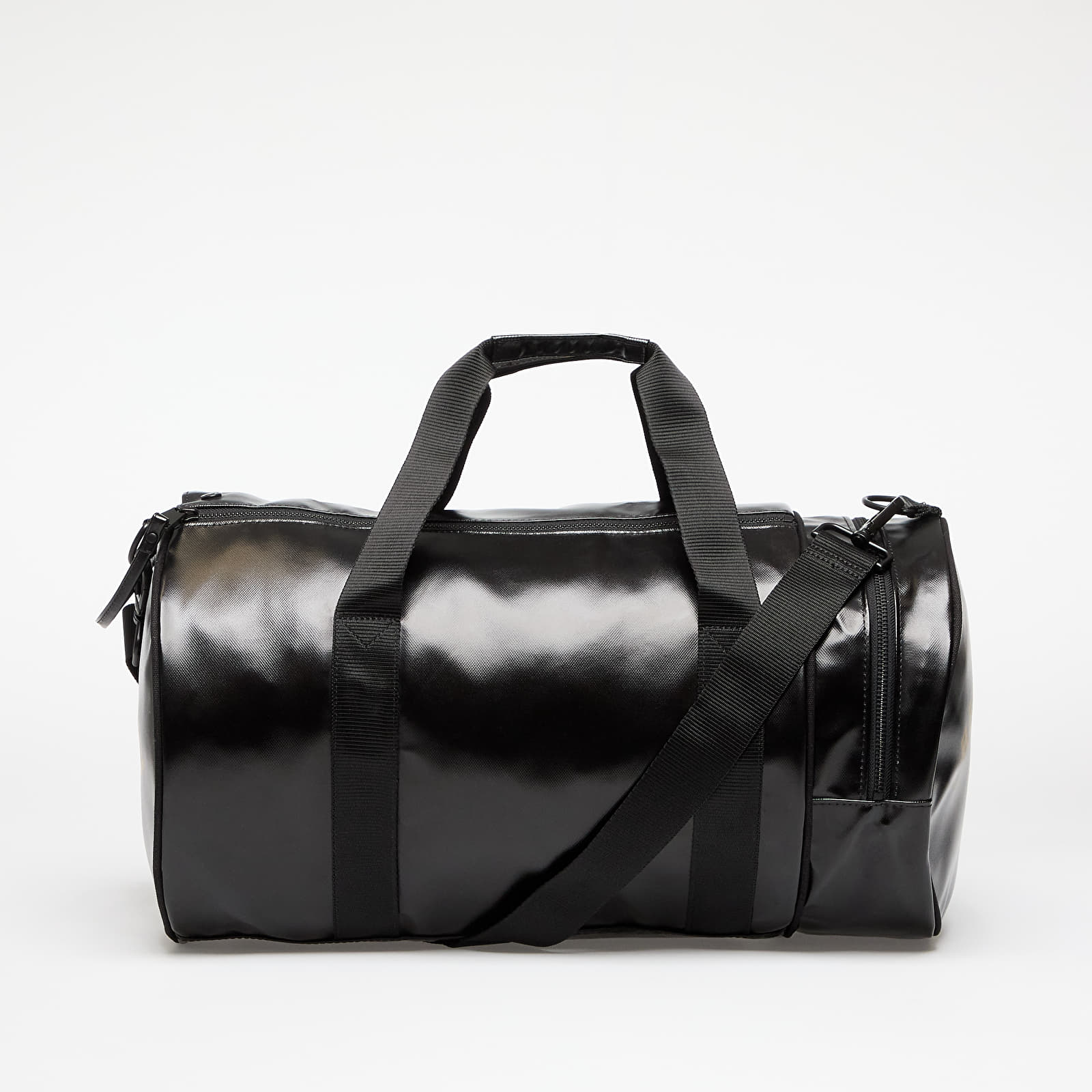 Duffle bag FRED PERRY Tonal Classic Barrel Bag Black/ Gold