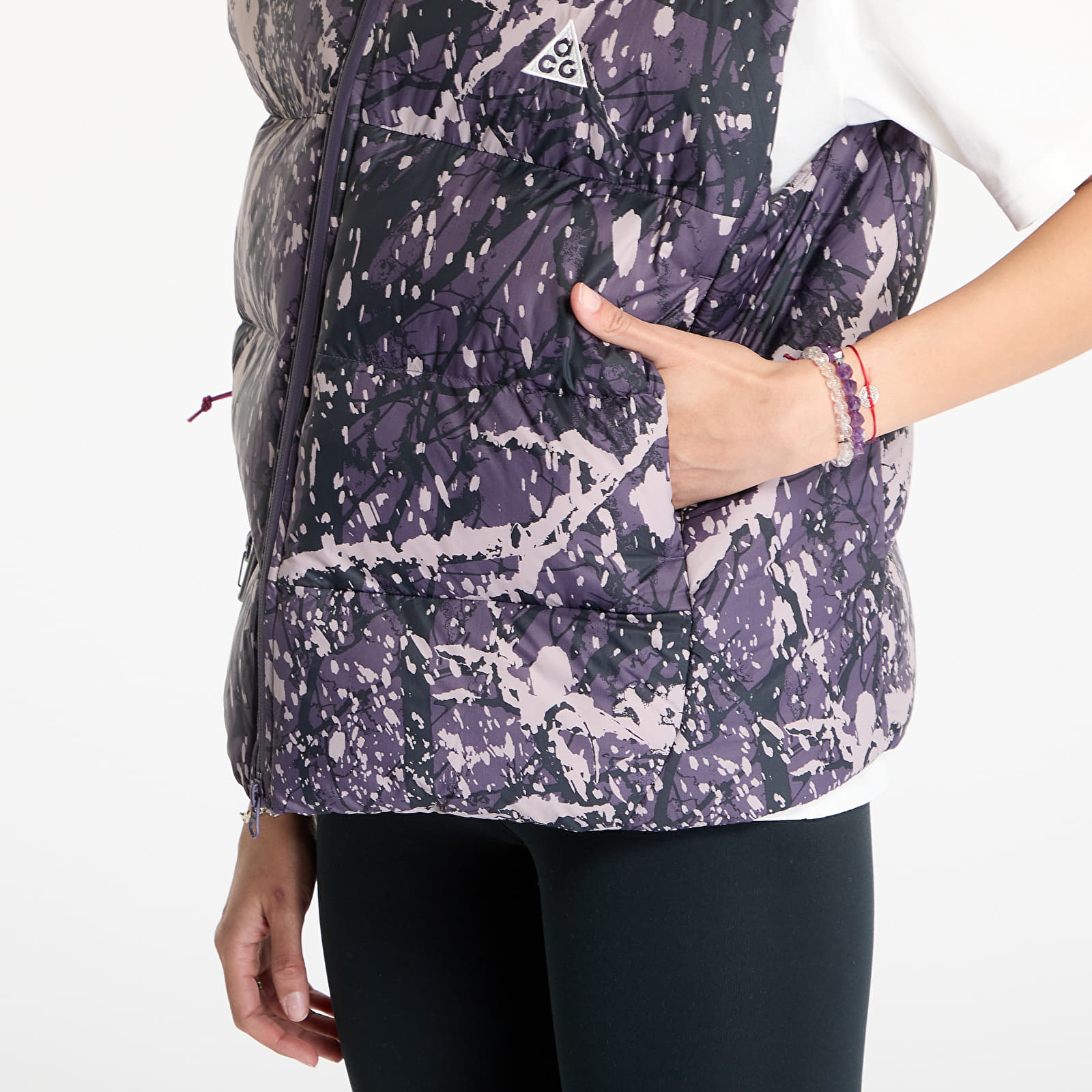 Naiste kardiganid Nike ACG "Lunar Lake" Women's Therma-FIT ADV Vest Dark Raisin/ Black/ Summit White