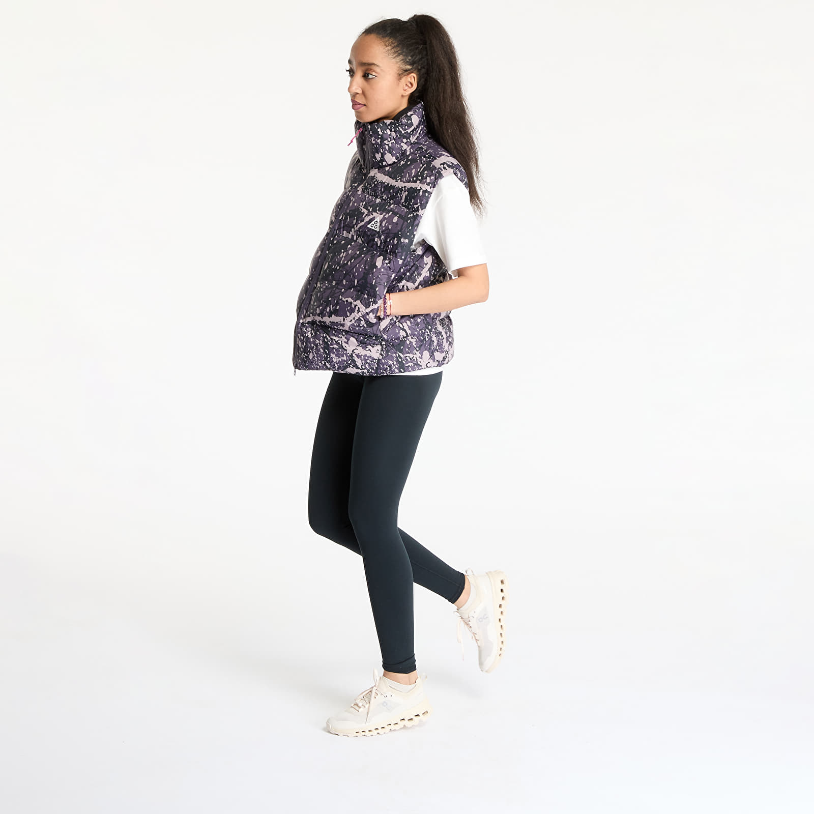 Naiste kardiganid Nike ACG "Lunar Lake" Women's Therma-FIT ADV Vest Dark Raisin/ Black/ Summit White