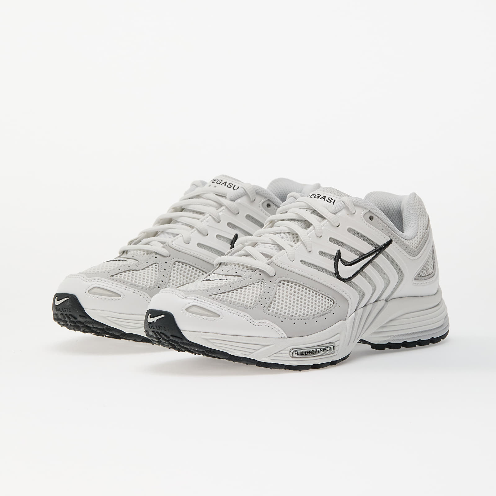 Naiste tossud ja kingad Nike W Air Pegasus 2005 Summit White/ Summit White-Photon Dust