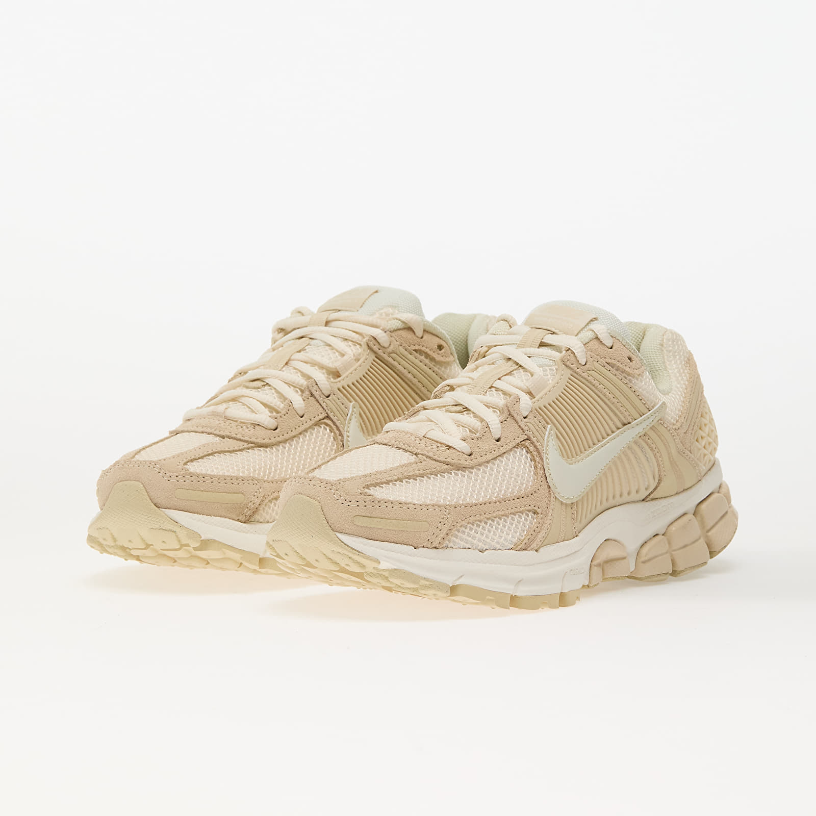 Дамски кецове и обувки Nike W Zoom Vomero 5 Beach/ Sail-Lt Khaki-Pale Ivory