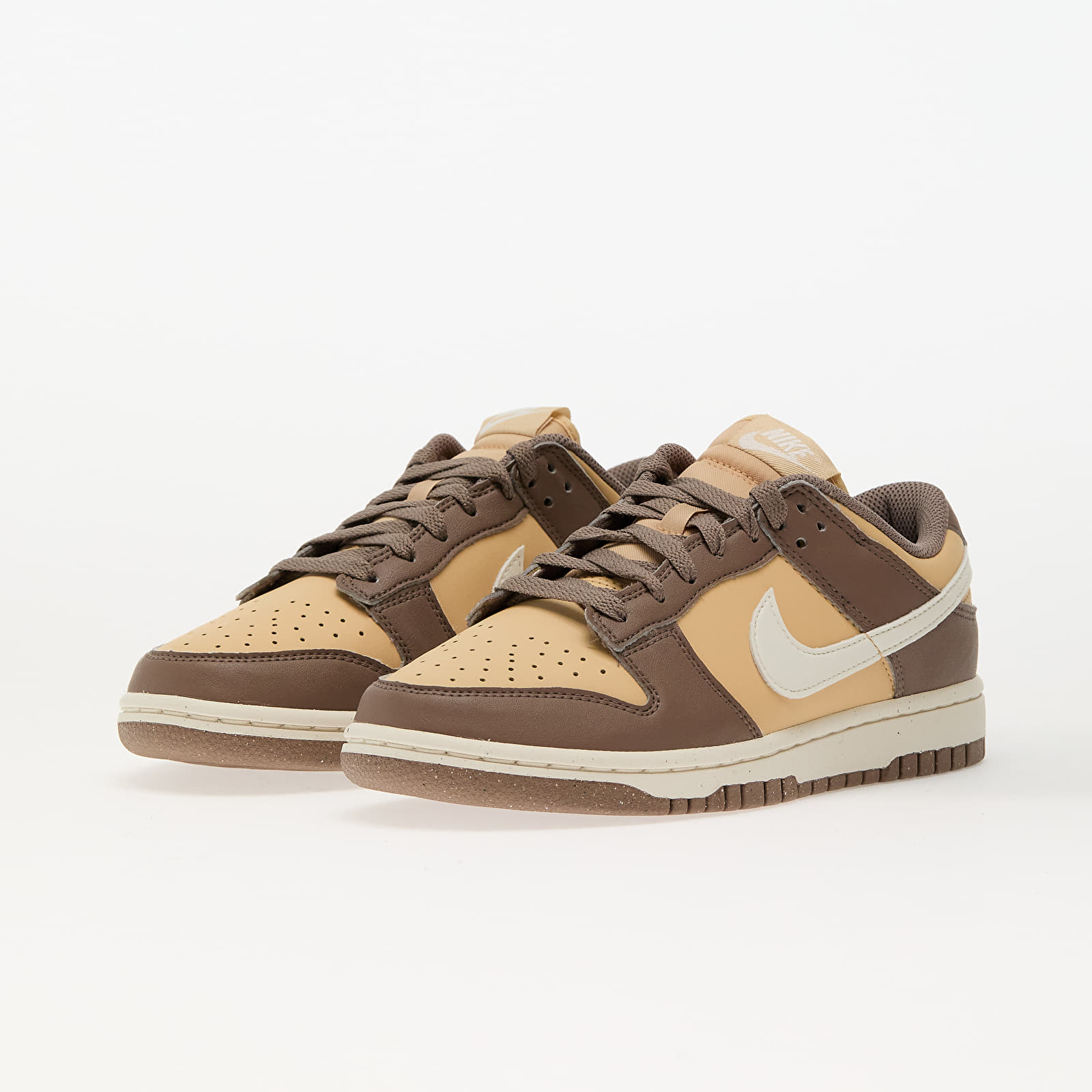 Damessneakers en -schoenen Nike W Dunk Low Mink Brown/ Sail-Sesame-Coconut Milk