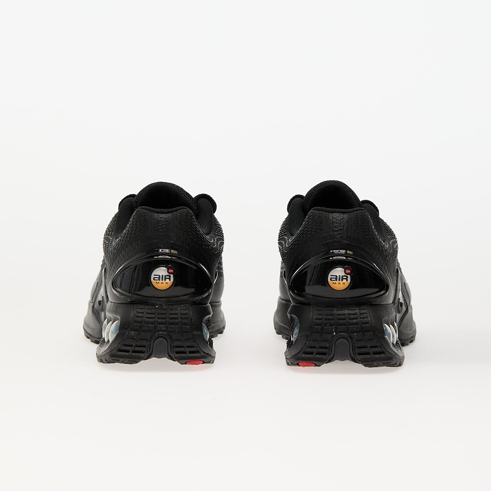 Sneakers og sko til kvinder Nike W Air Max DN Black/ Black-Black-Mtlc Dark Grey